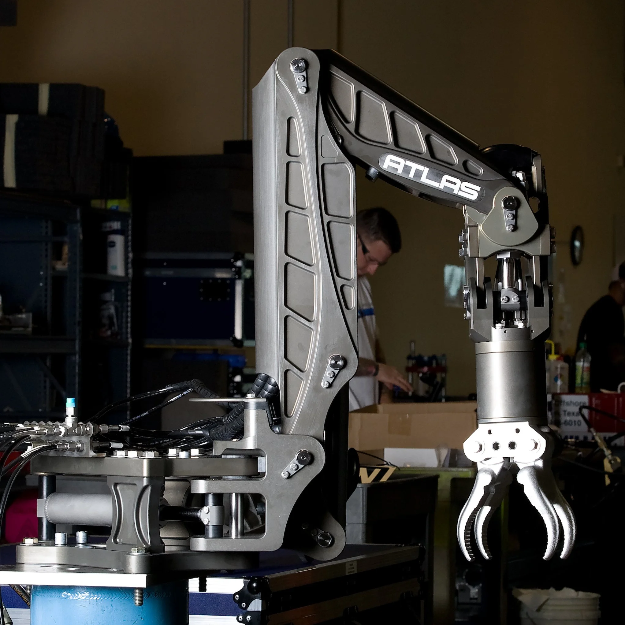 I was co-lead on the design and lead of testing for this hydraulic 6DOF robotic arm.  Lead a small team of engineers through the design stage.   Then planned out the testing matrix to strategically load the arm from gripper back to the base (design l
