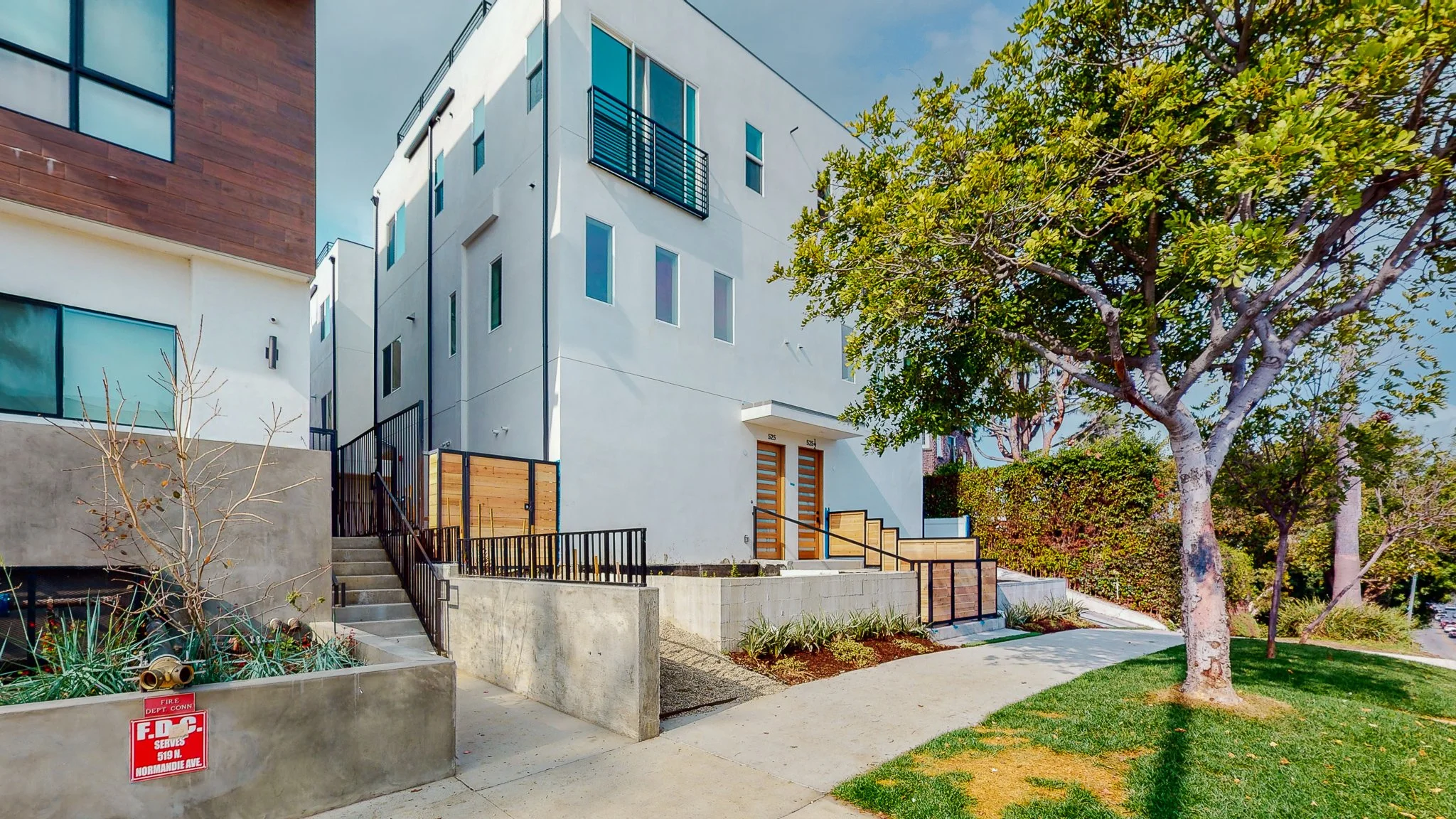 525 N Normandie