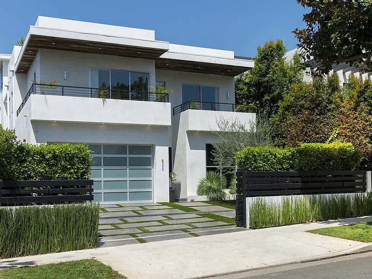 833 N Gardner