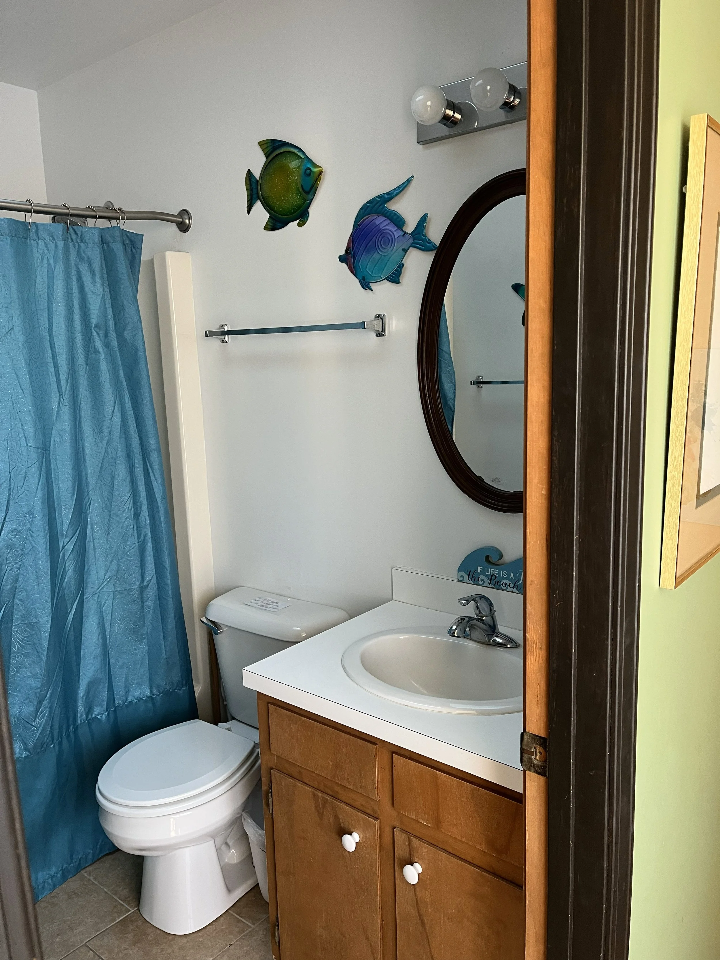 Upstairs full bathroom