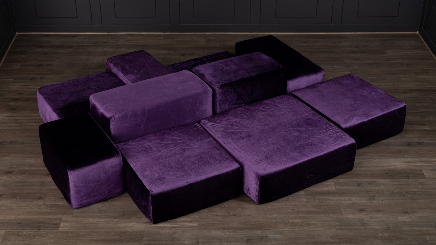 LOUNGE POD PURPLE.jpeg