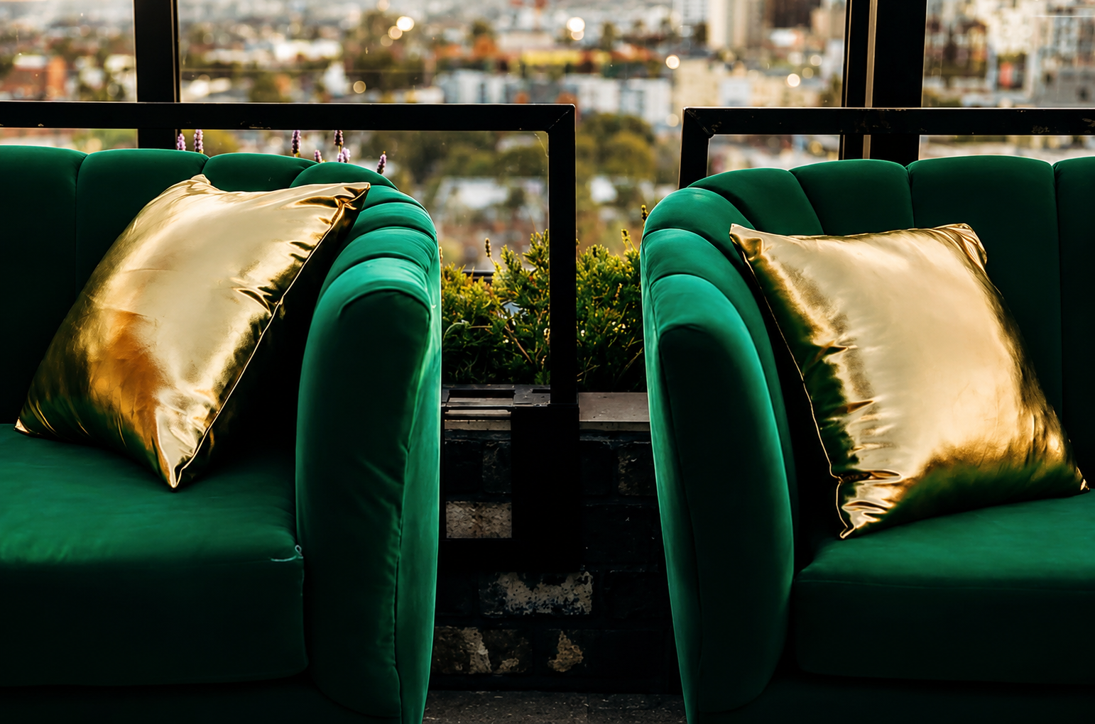 CUSTOM FURNITURE & UPHOLSTERY