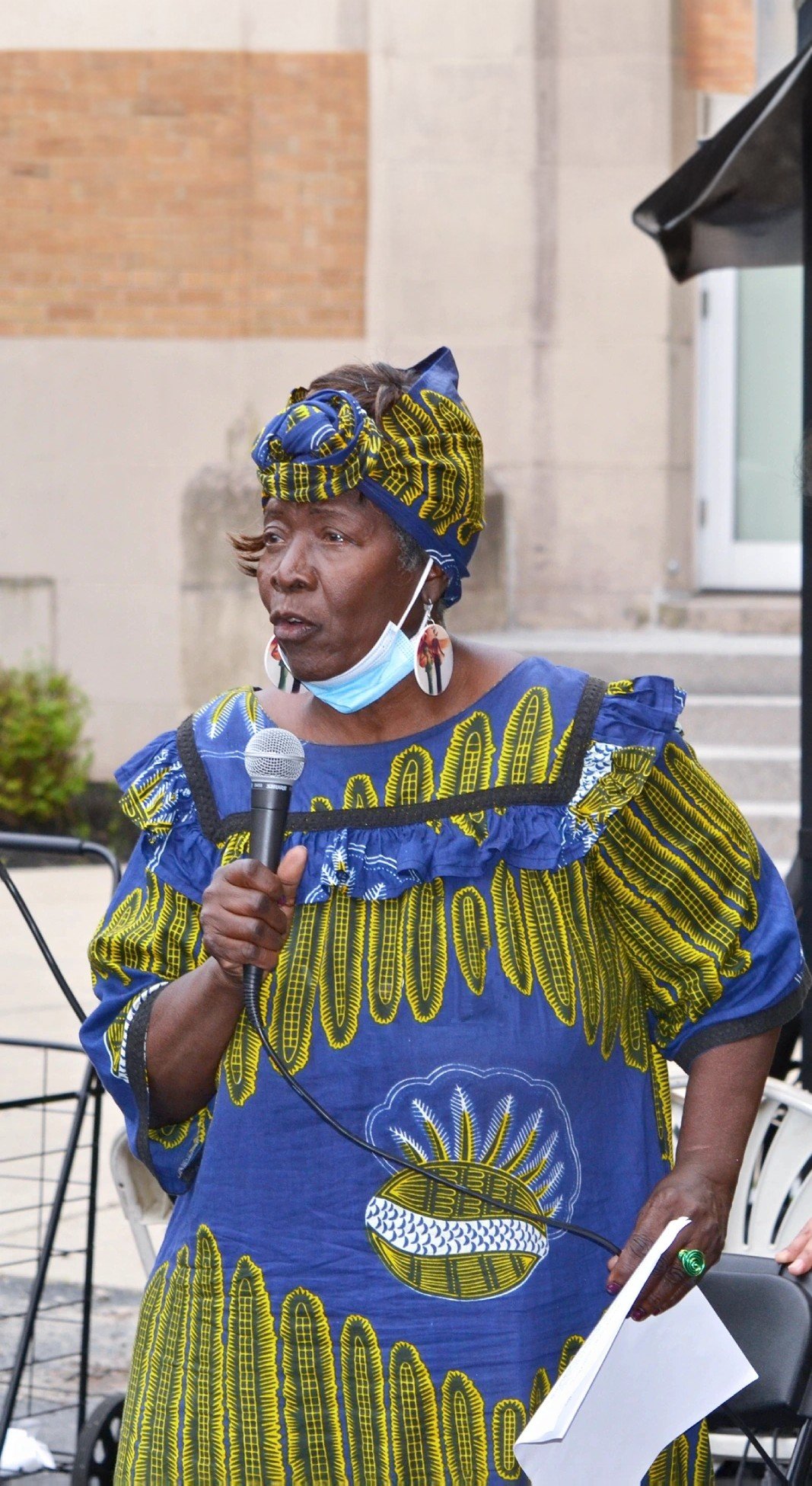 Photo of ESWA member making a speech.