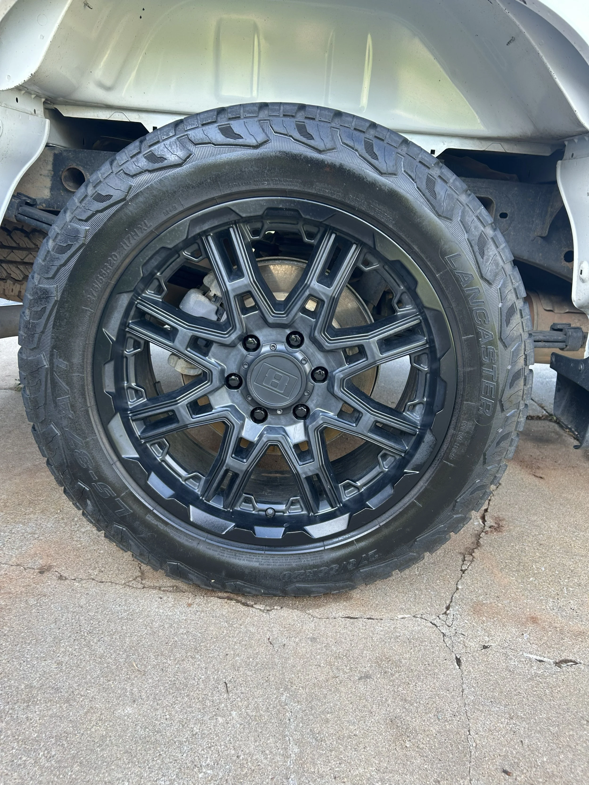 white truck rims .jpeg