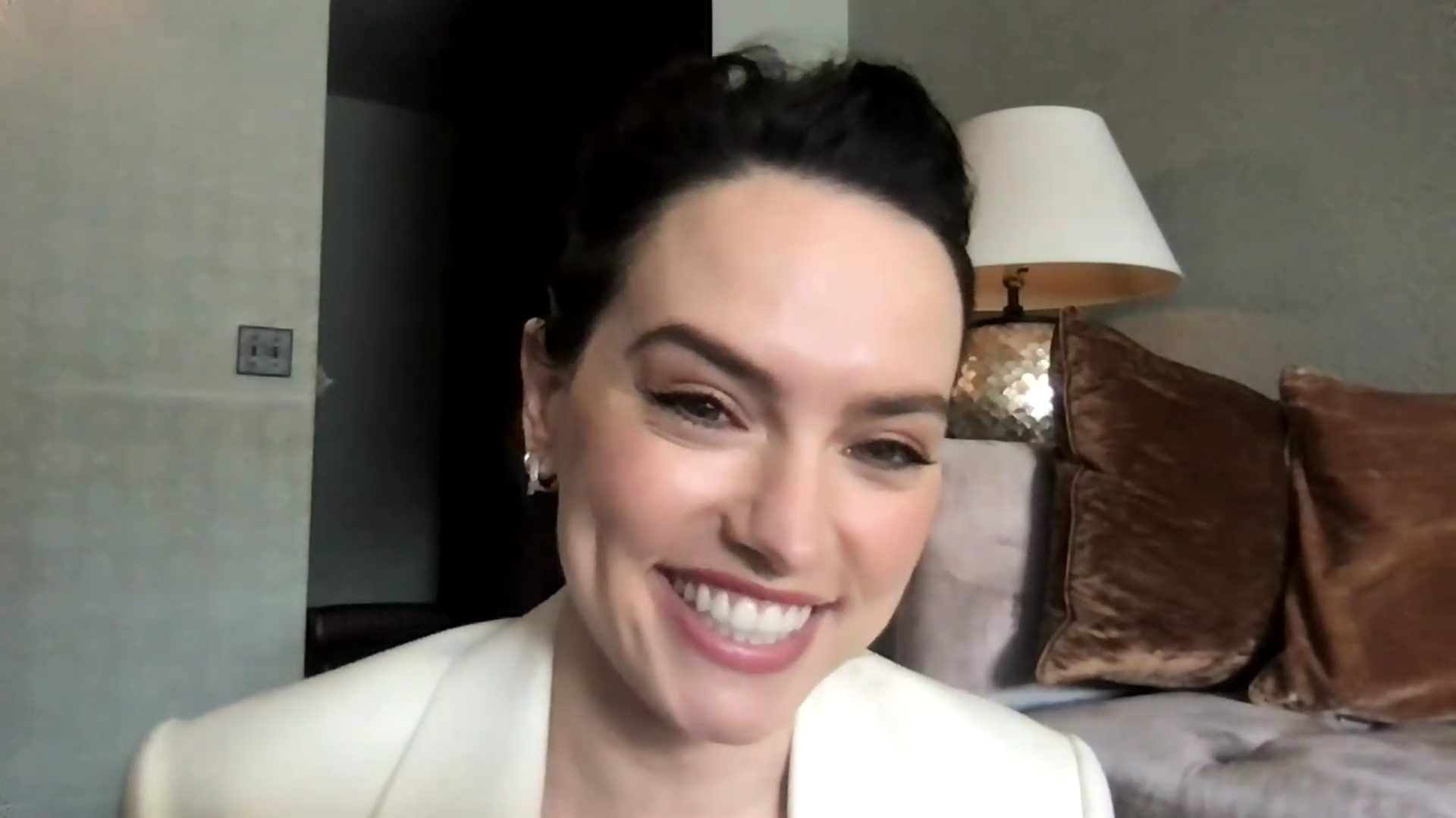 Daisy Ridley talks producing and starring in the film Magpie