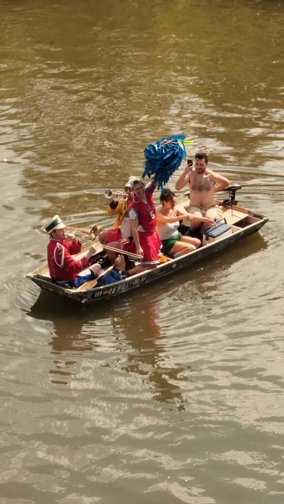 Still of Mucca Pazza's Chicago River Show