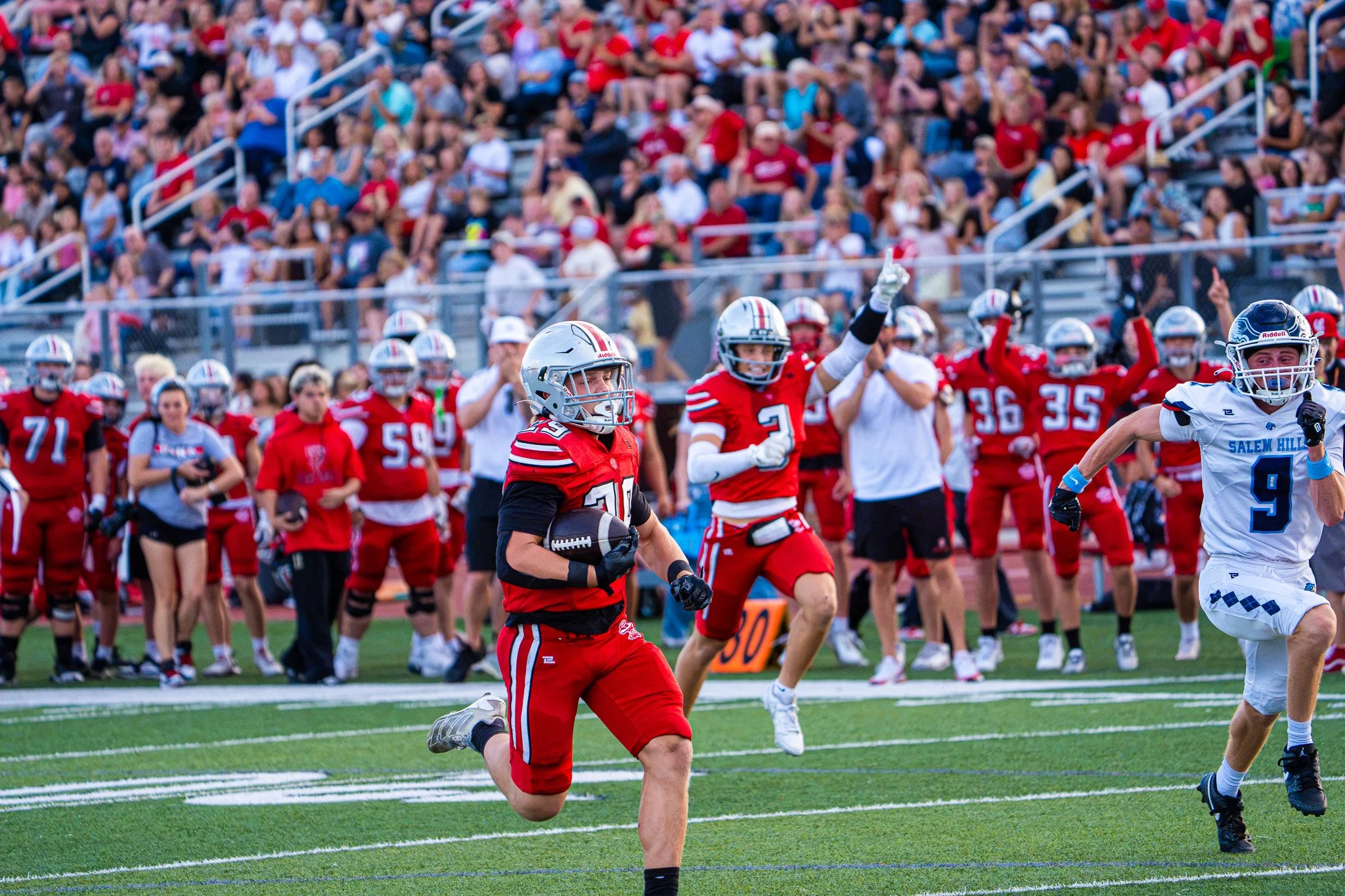 Spanish Fork Holds on Until Very Last Play to Take Down Salem
