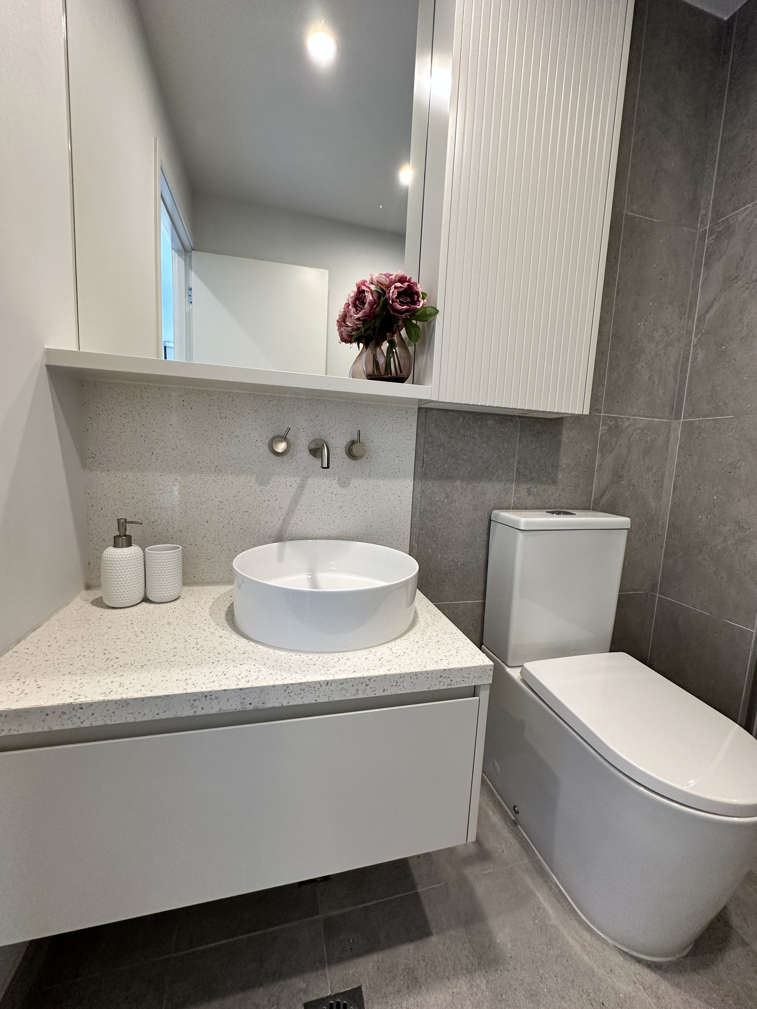 Bathroom 2b.JPG