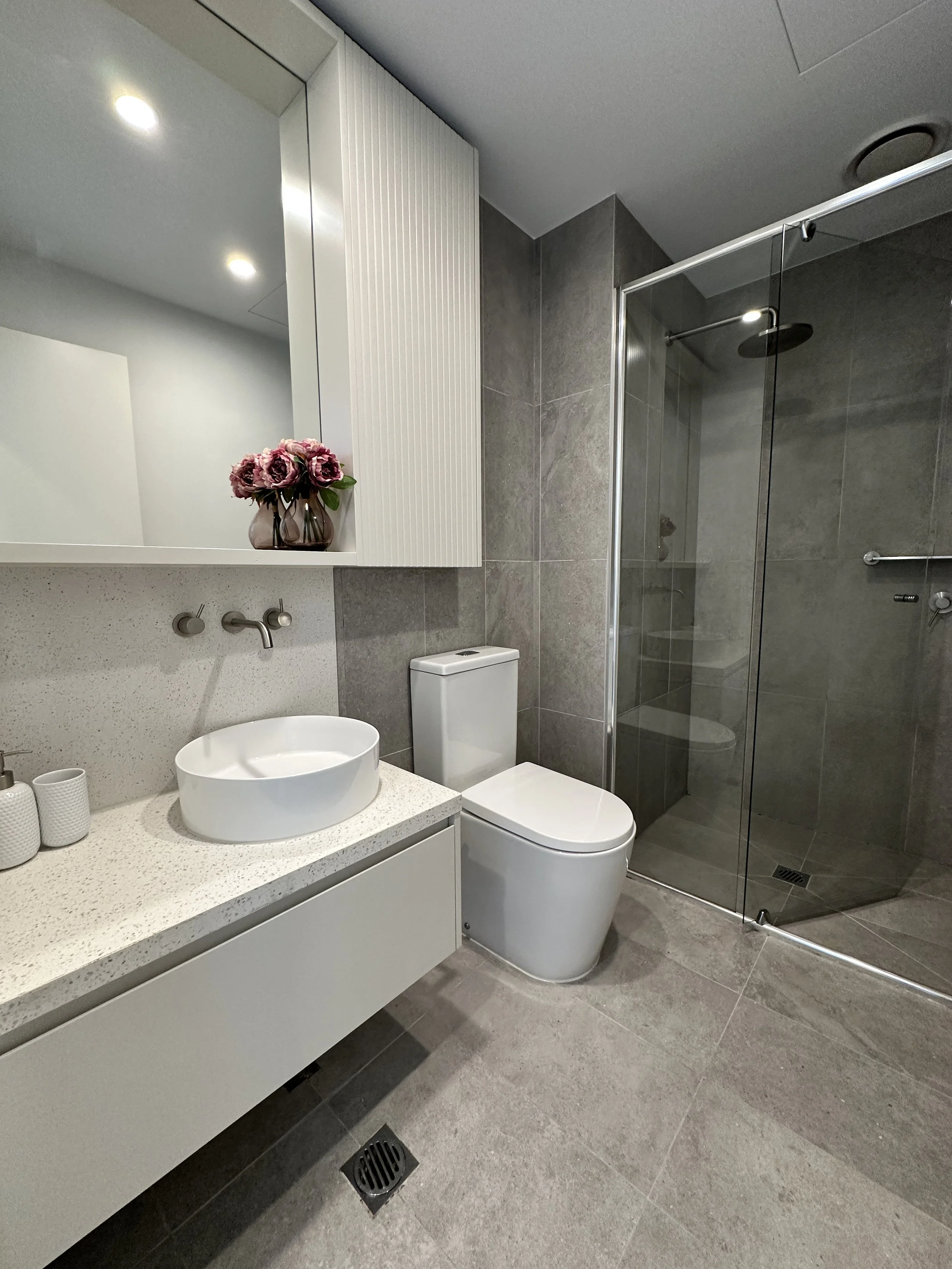 Bathroom 2a.JPG