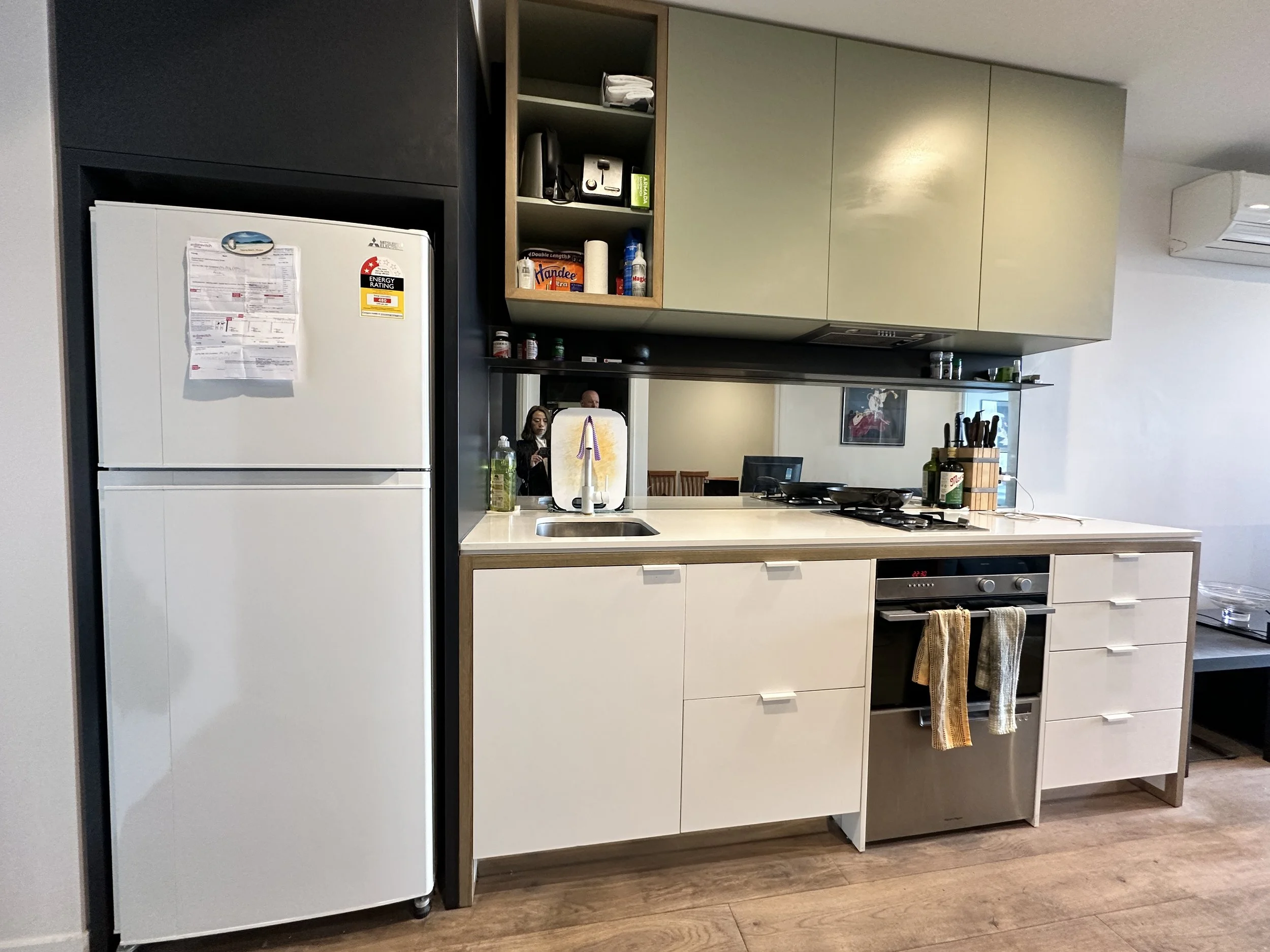 Kitchen (1).JPG