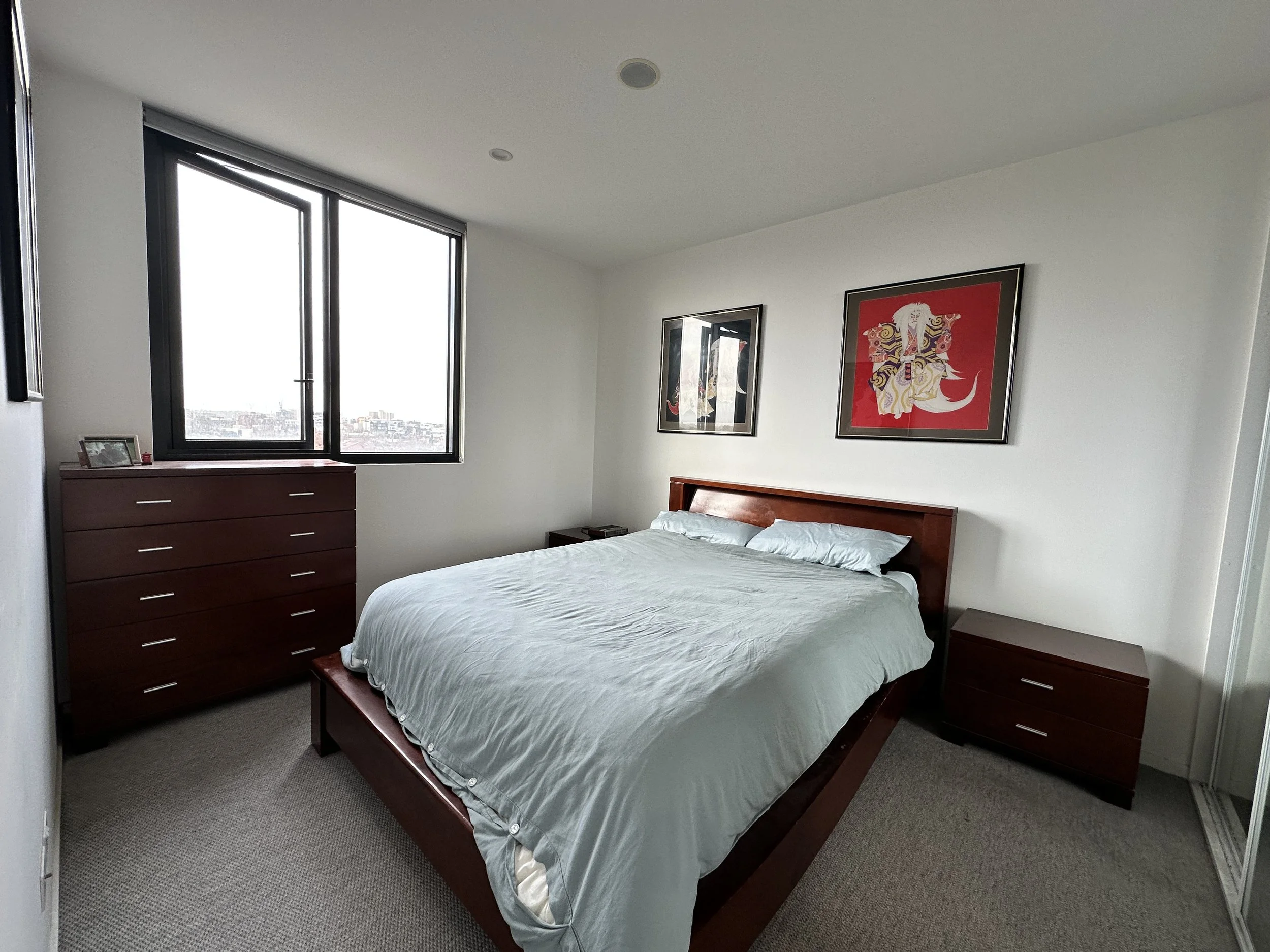 Bedroom (1).JPG