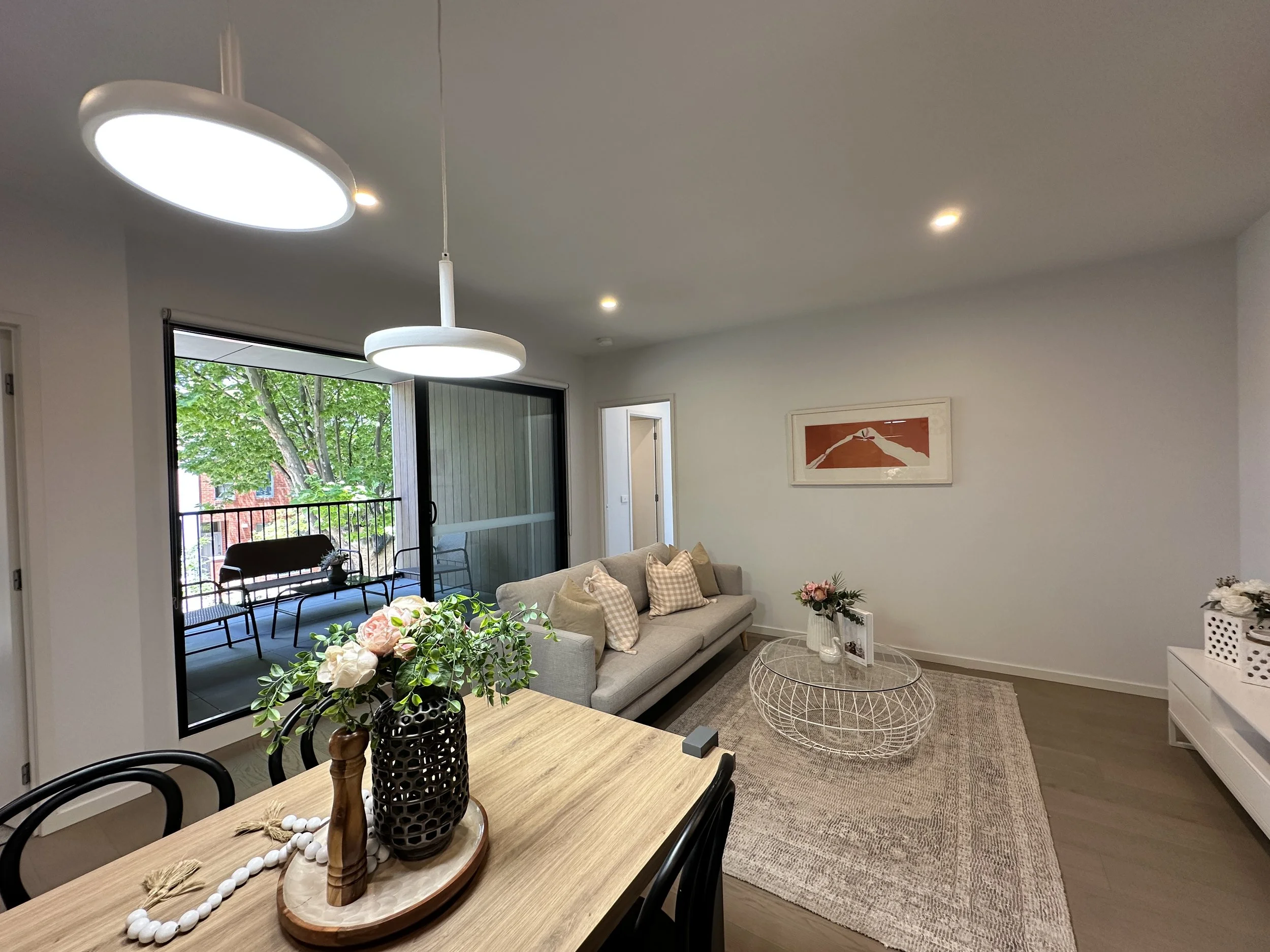 Living & dining 4.JPG