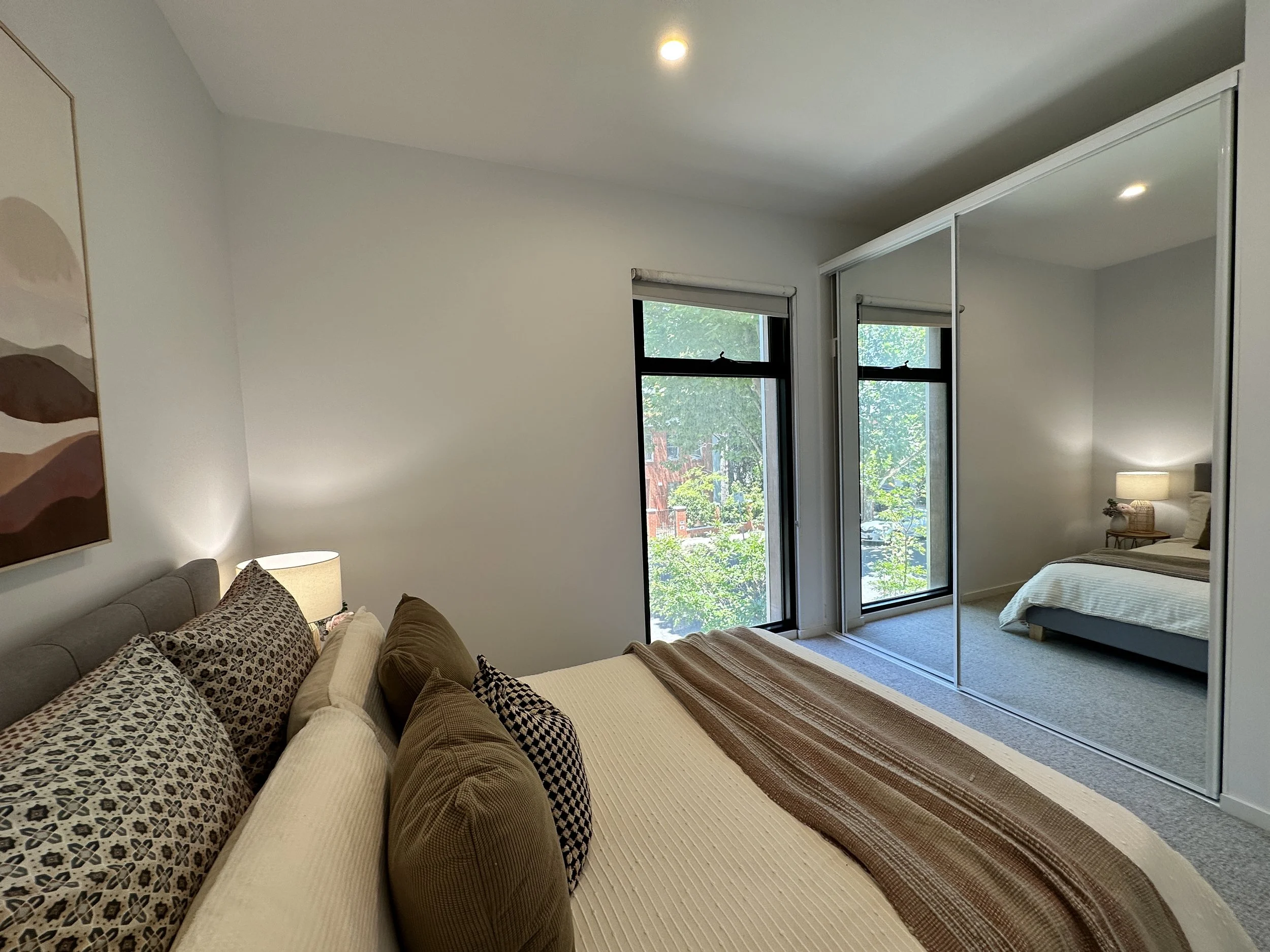 Bedroom 1b.JPG