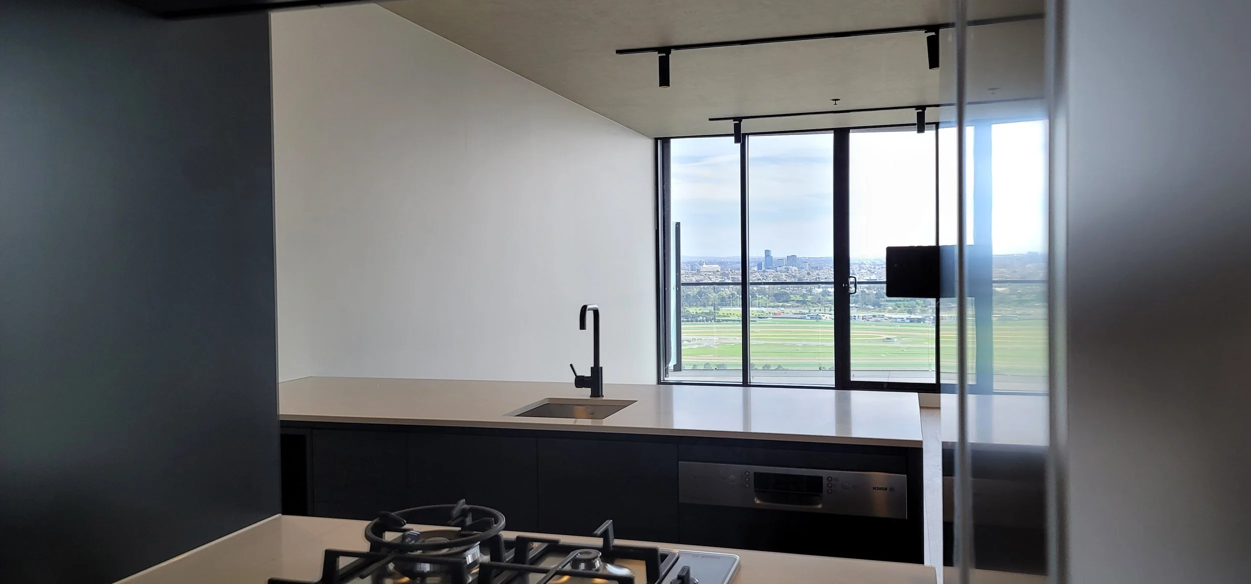 Kitchen 2.jpg