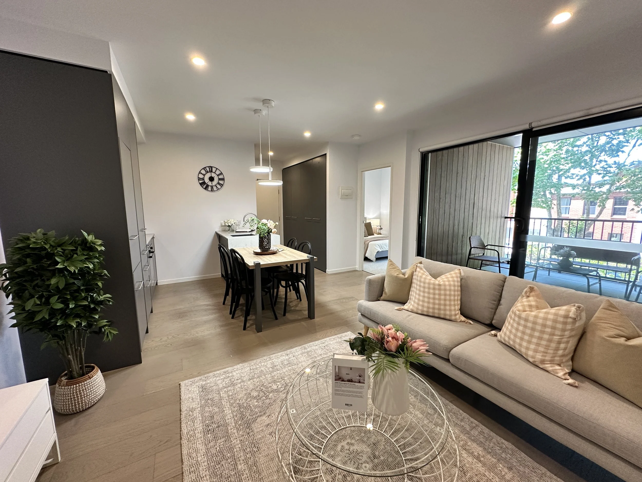 Living & dining 3.JPG