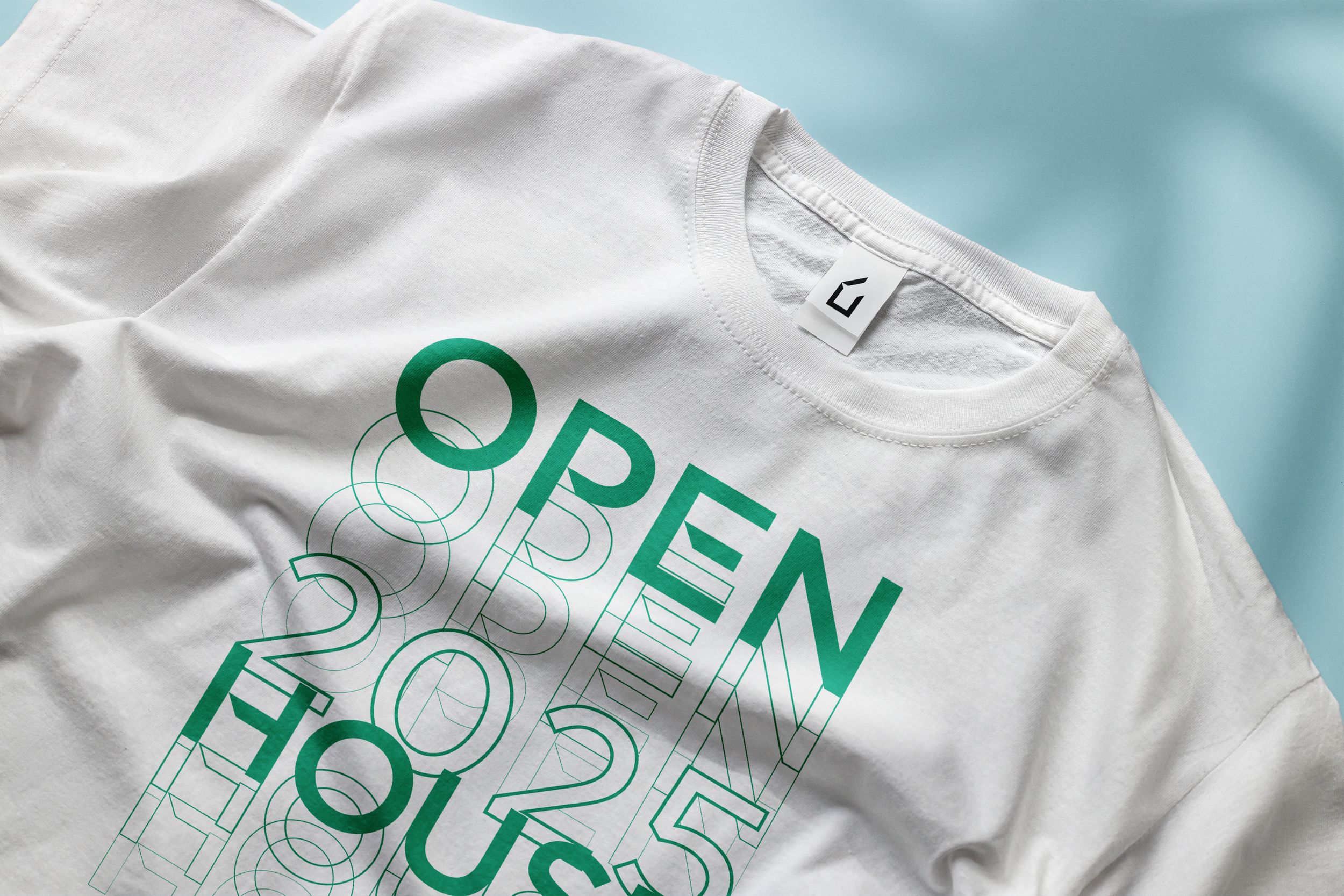 Cropped_T-Shirt_Mockup5.png
