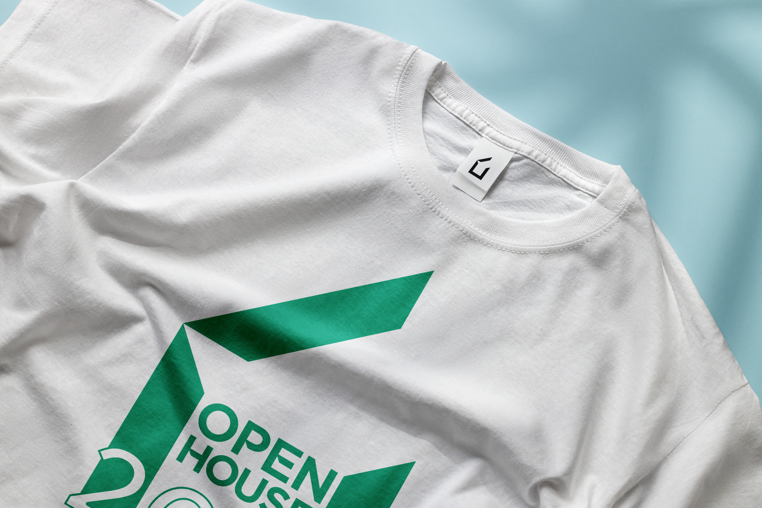 Cropped_T-Shirt_Mockup8.png