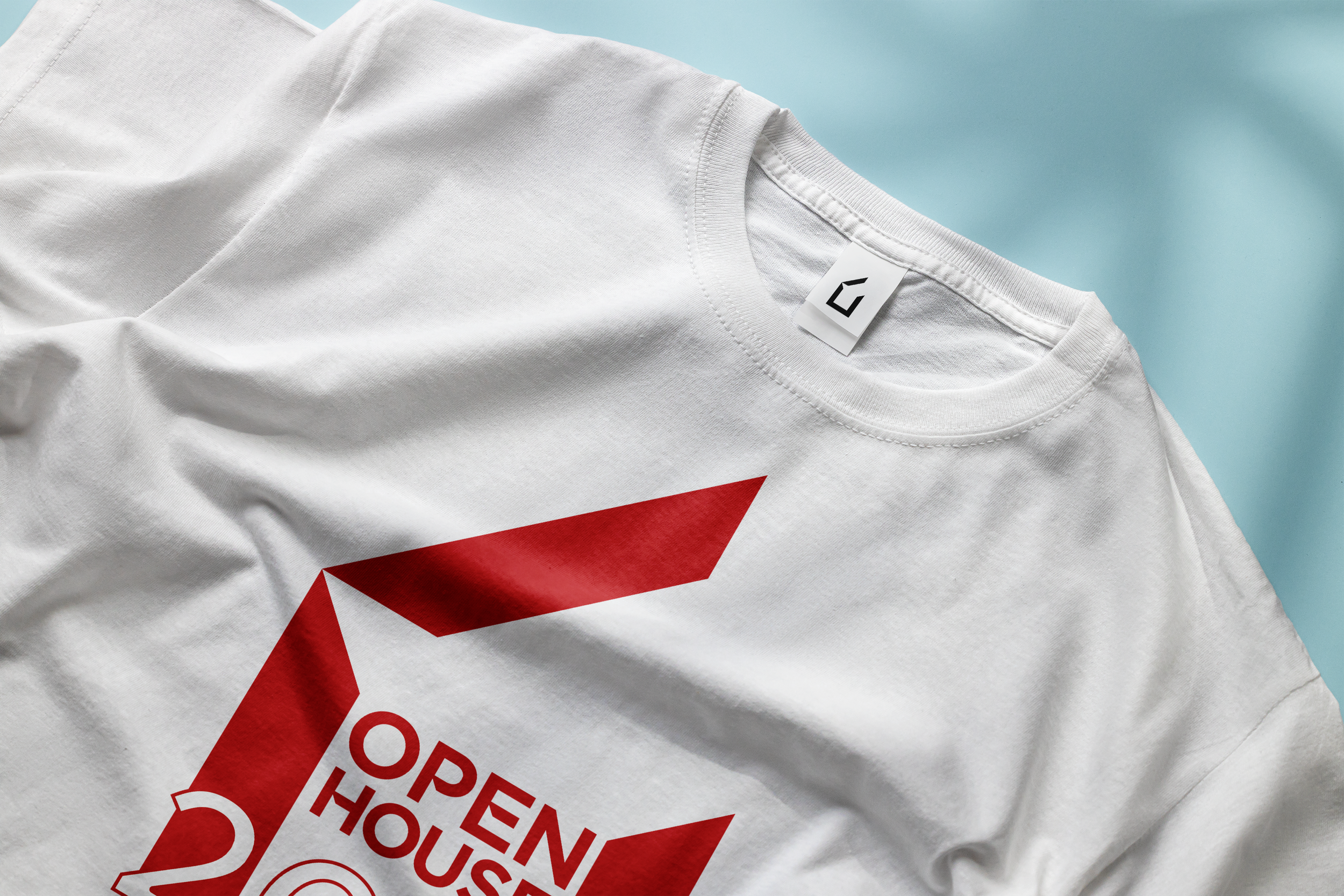 Cropped_T-Shirt_Mockup7.png