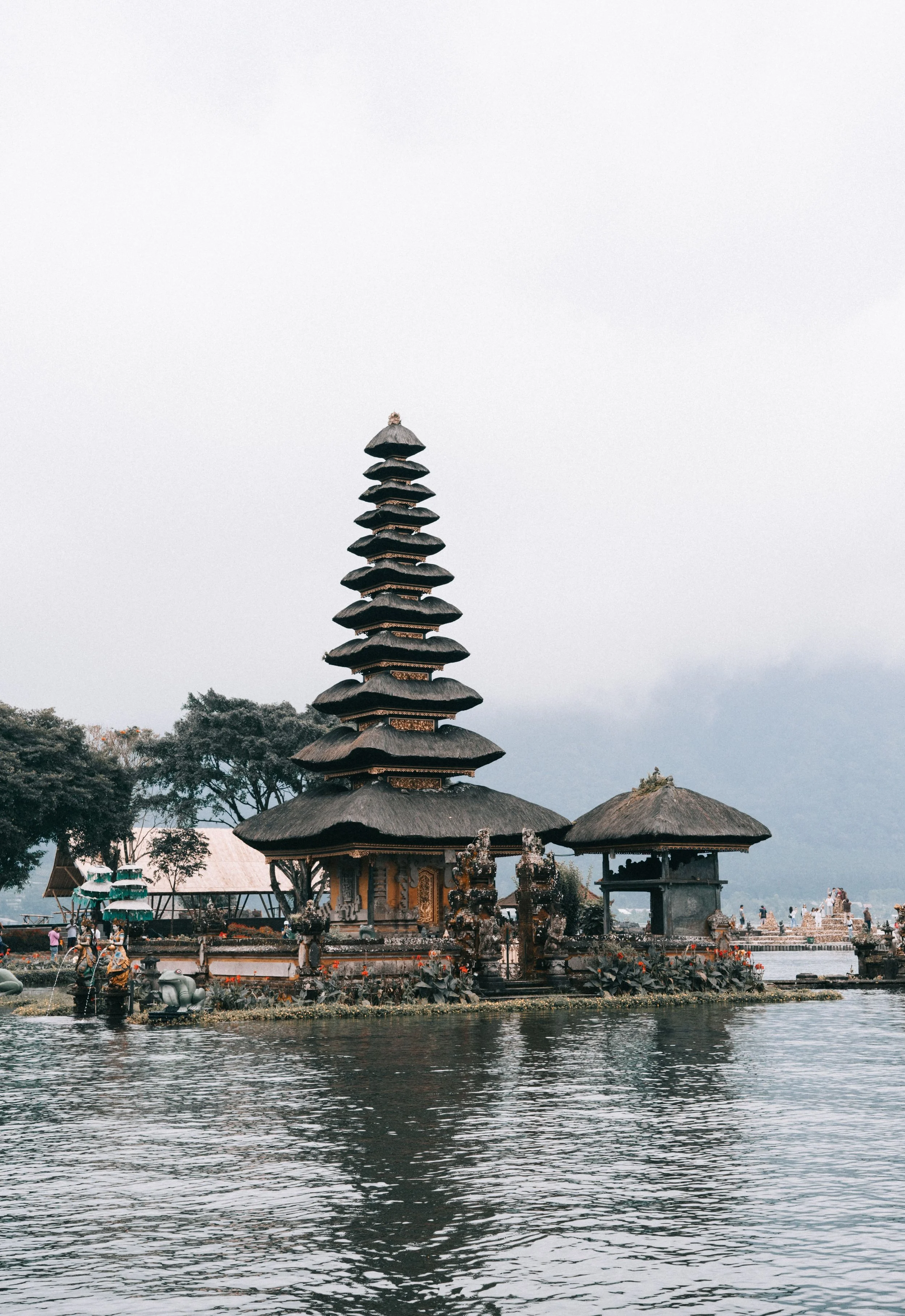 pexels-panditwiguna-889954.jpg