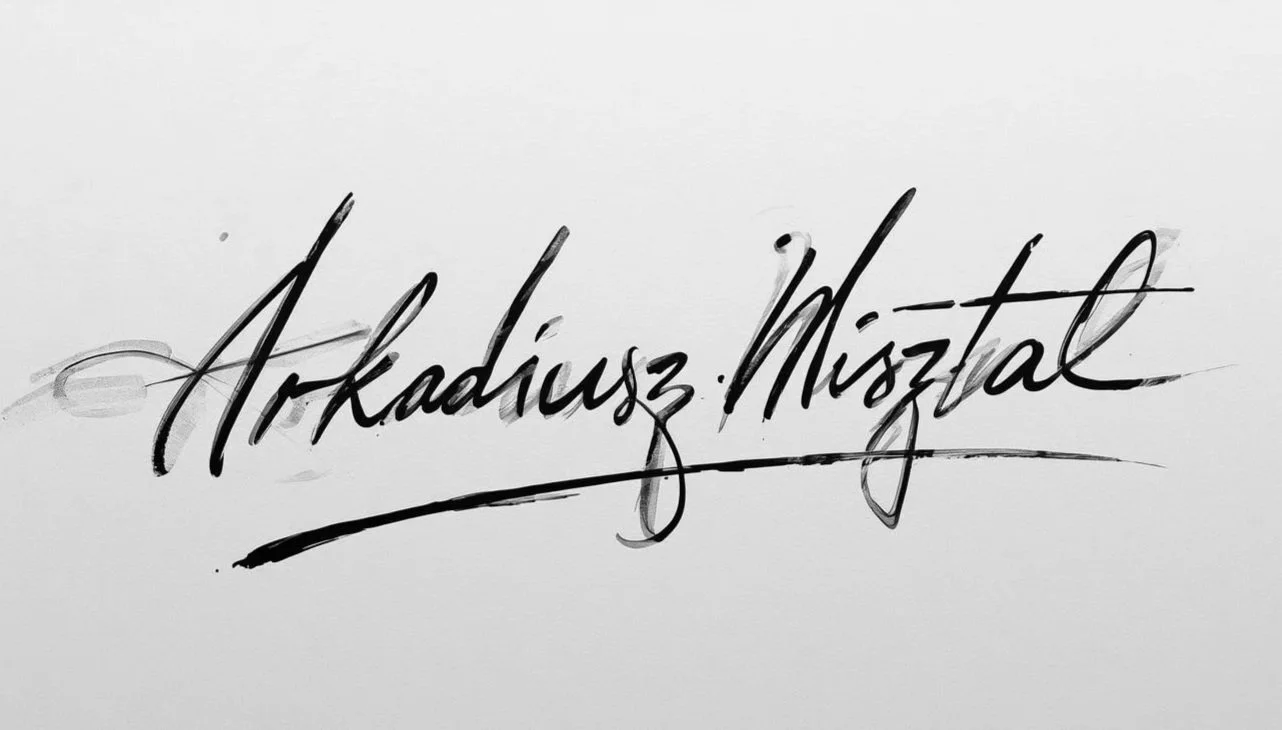 Handwritten text reading "Arkaizuz: Mistol" on a white background.