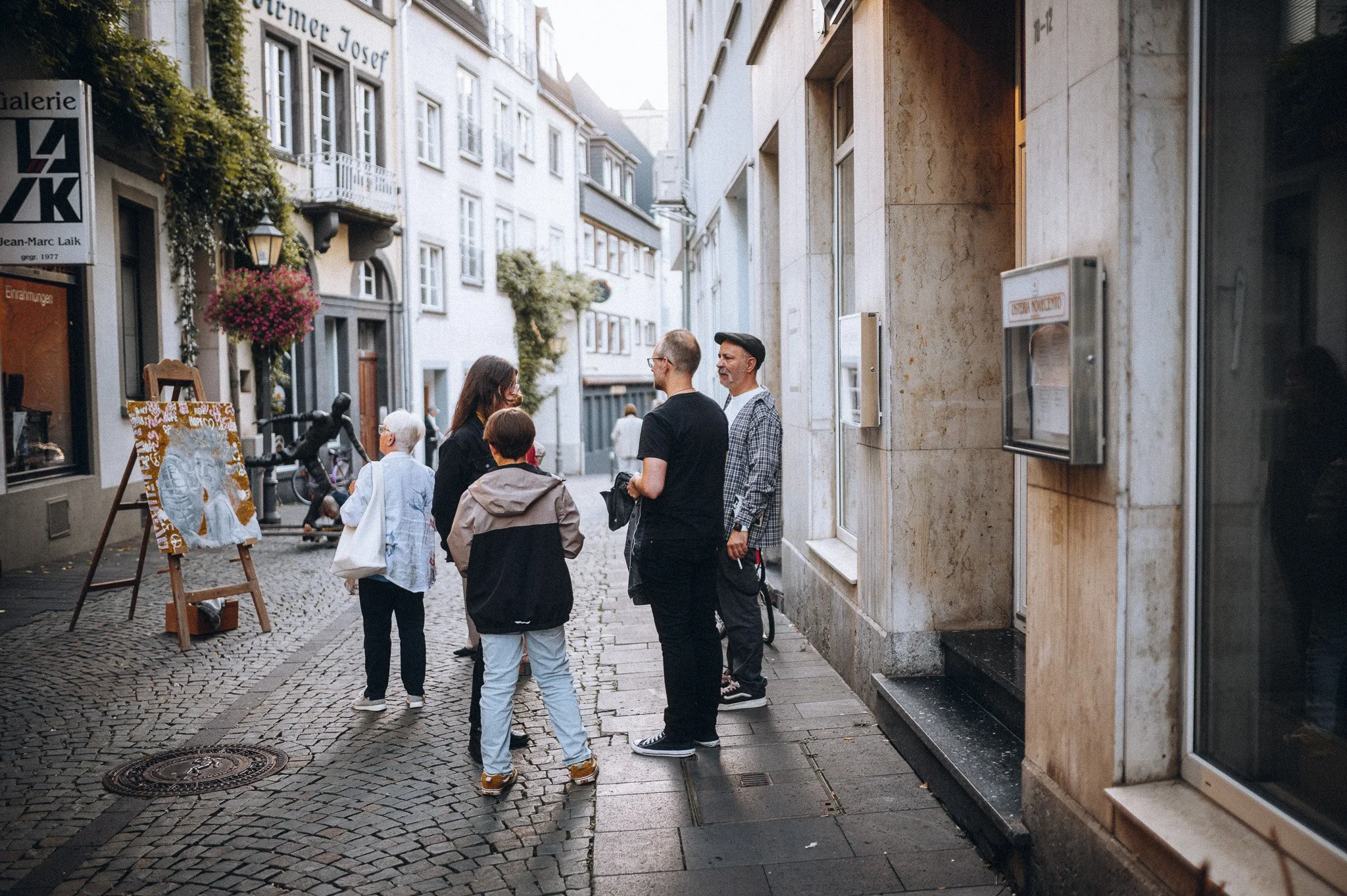 Besucher auf einer Altstadtgasse bei einer Kulturnacht – Eventfotografie Koblenz