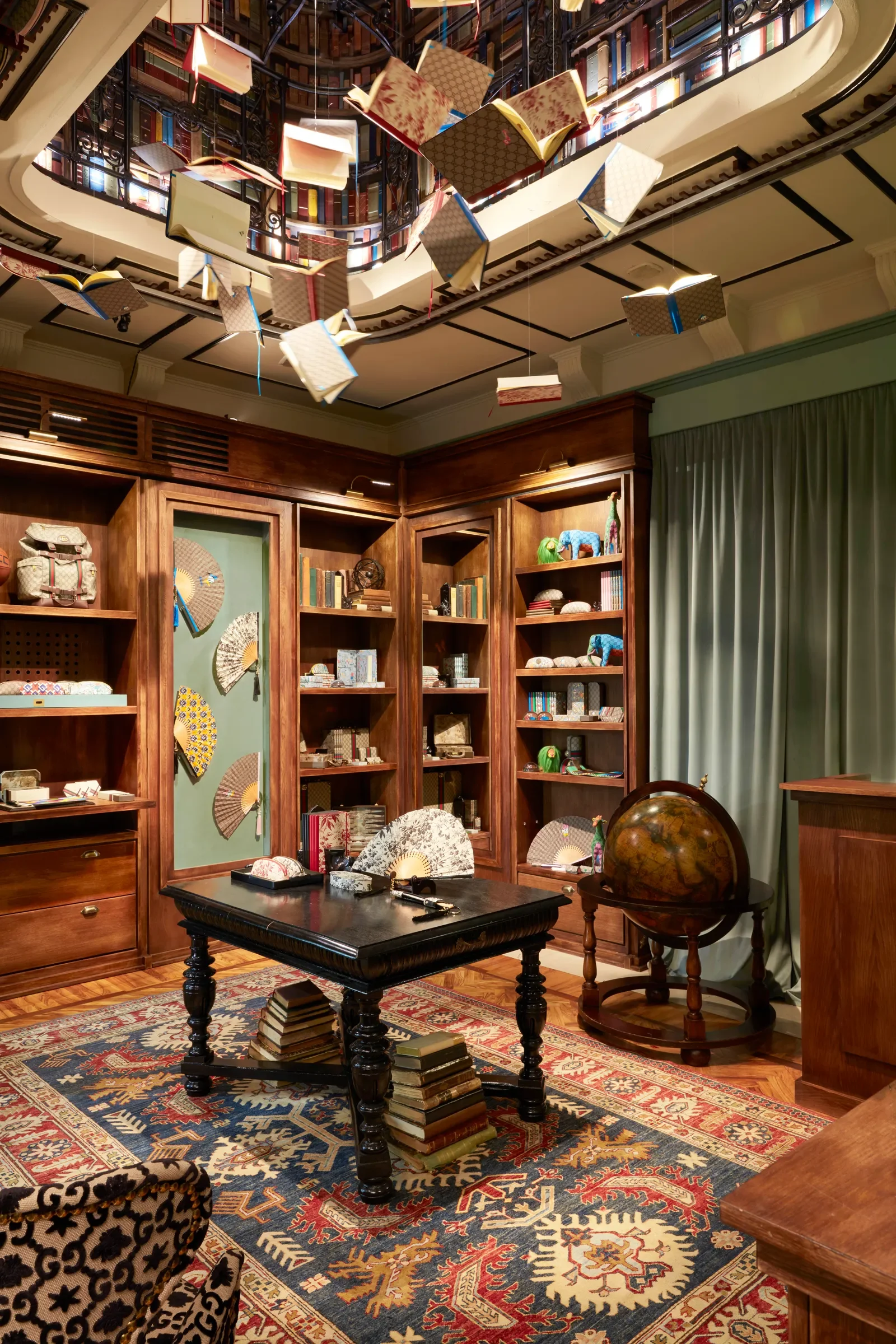 GUCCI_Cartoleria_00579[4][9] (1).webp