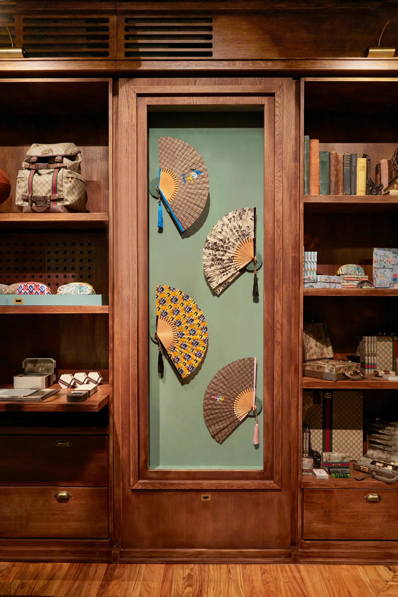 GUCCI_Cartoleria_00203[4][13].webp