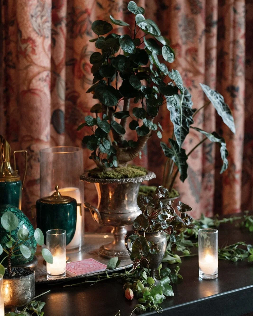 This enchanting escort chart has it all: romantic florals, vintage vessels, and candlelit displays 🕯️ 
.
Planning @carrieelizabethevents
Venue, Florals, Paper @saintjosephsartsfoundation
Photo @theresakellyphoto
Rentals @brighteventrentals