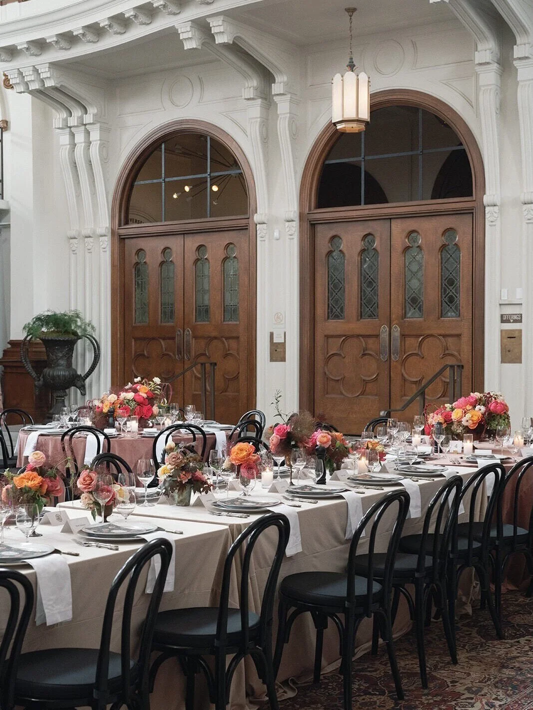 Vintage feels at Saint Joseph&rsquo;s 🥀
.
Planning @carrieelizabethevents
Venue, Florals, Paper @saintjosephsartsfoundation
Photo @theresakellyphoto
Rentals @brighteventrentals
