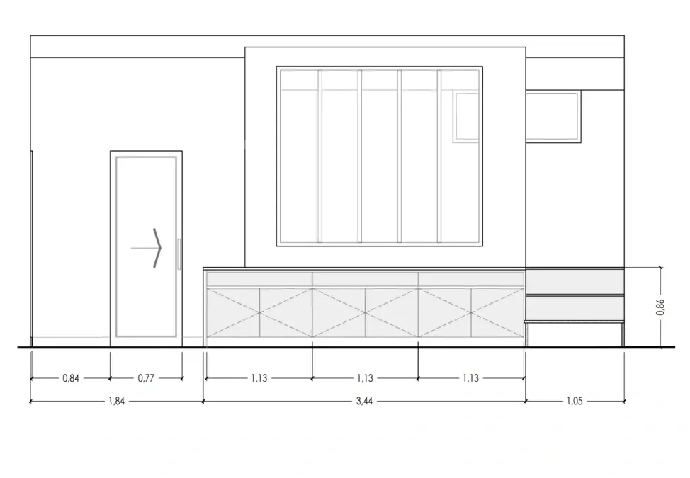 Plan d'une façade d'une maison avec porte, fenêtres et dimensions indiquées.