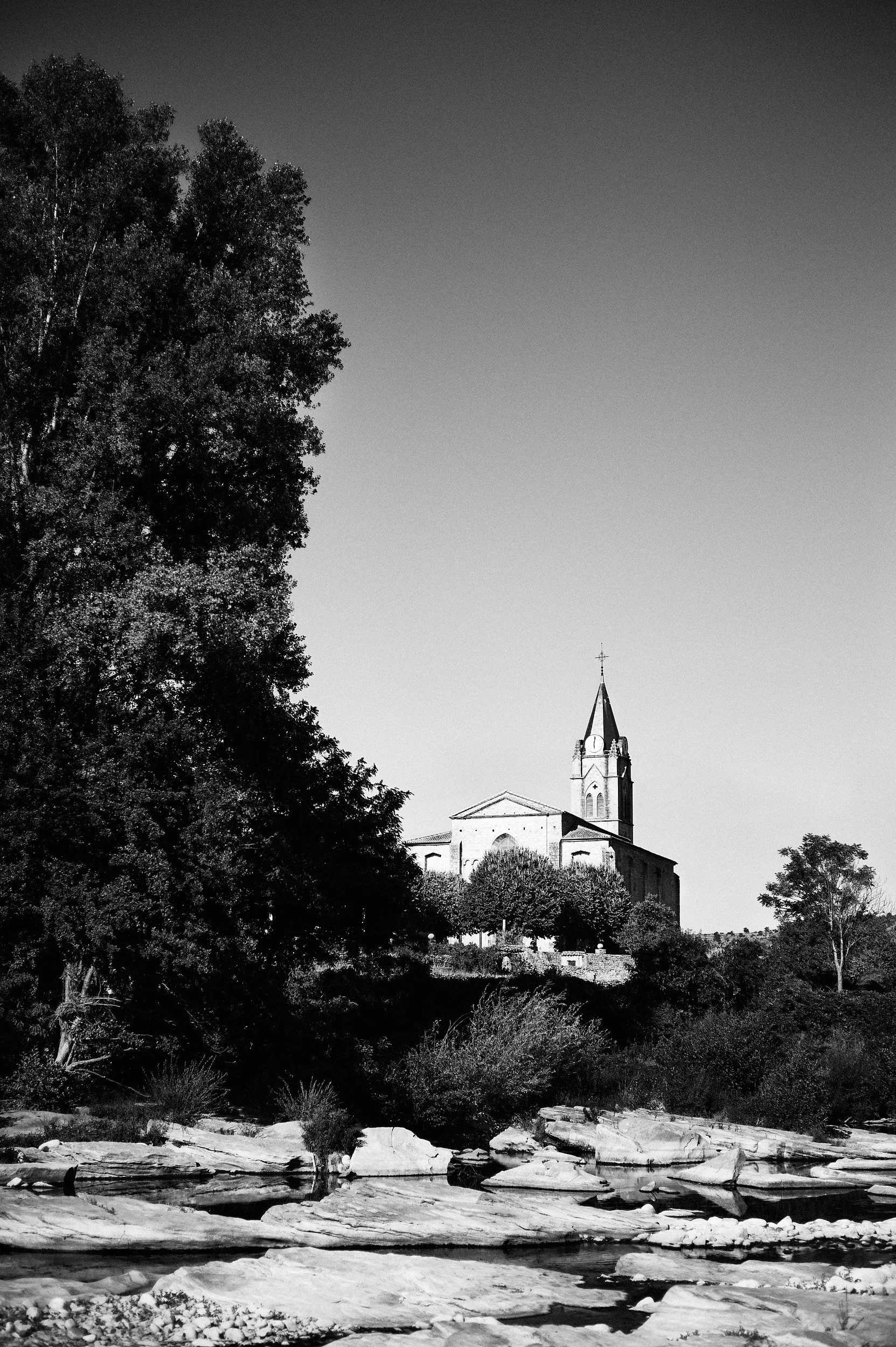 02-eli-dijkers-photography-where-the-river-runs-dry-ardeche-france.jpg