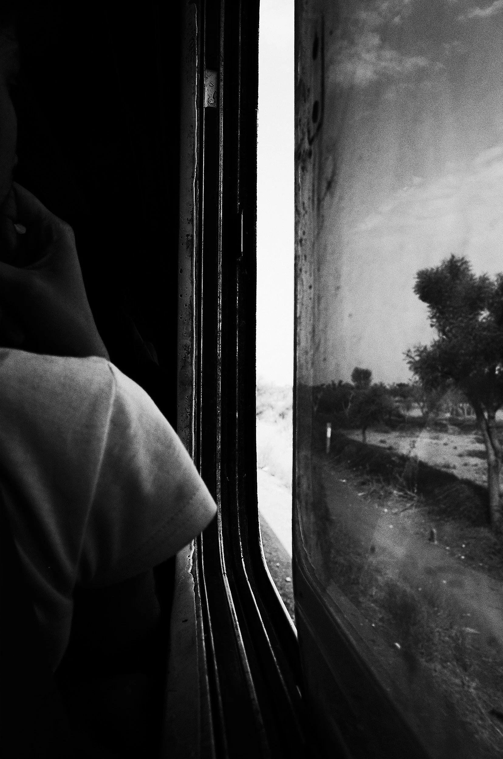 07-eli-dijkers-photography-a-hundred-small-mysteries.jpg
