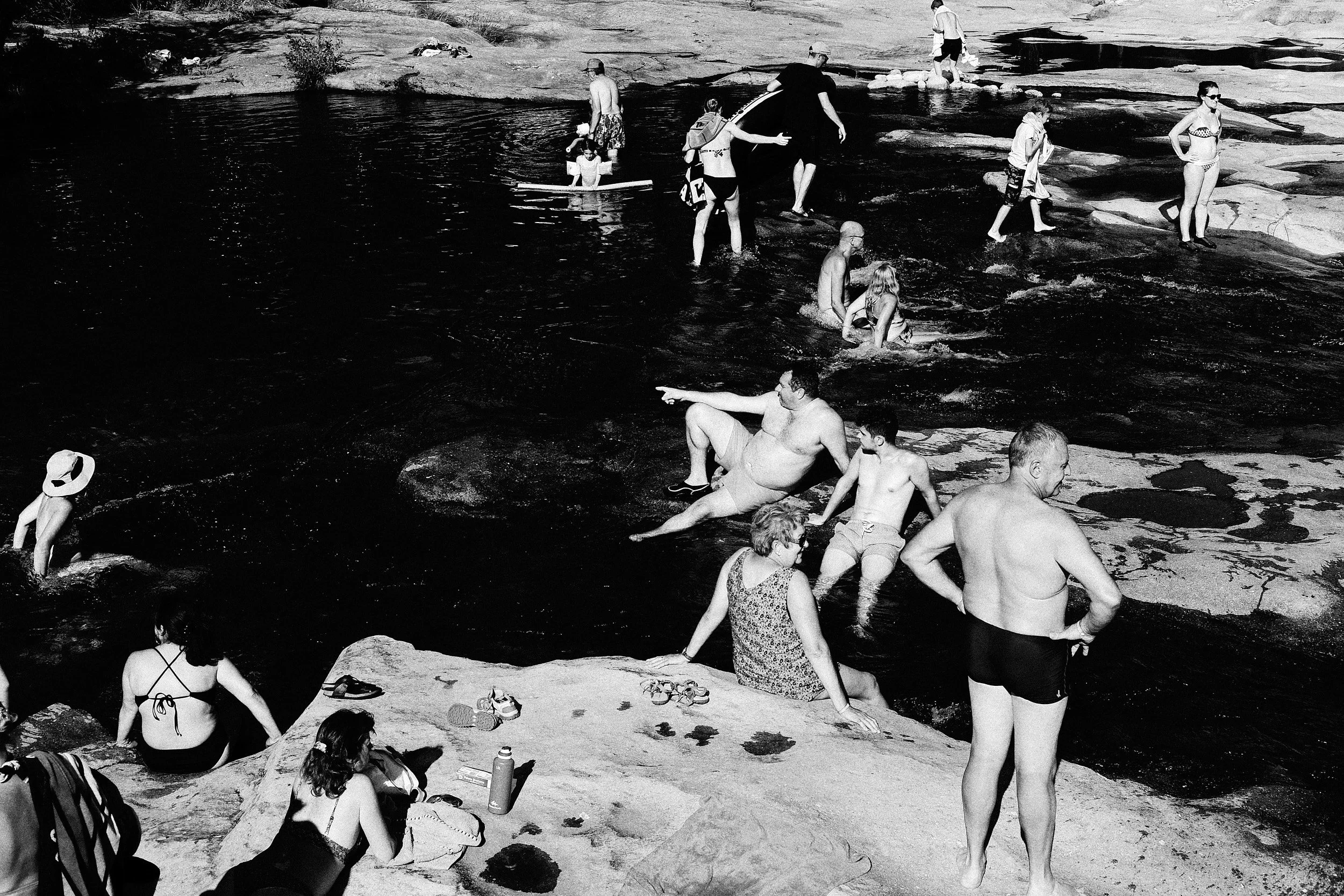 11-eli-dijkers-photography-where-the-river-runs-dry-ardeche-france.jpg