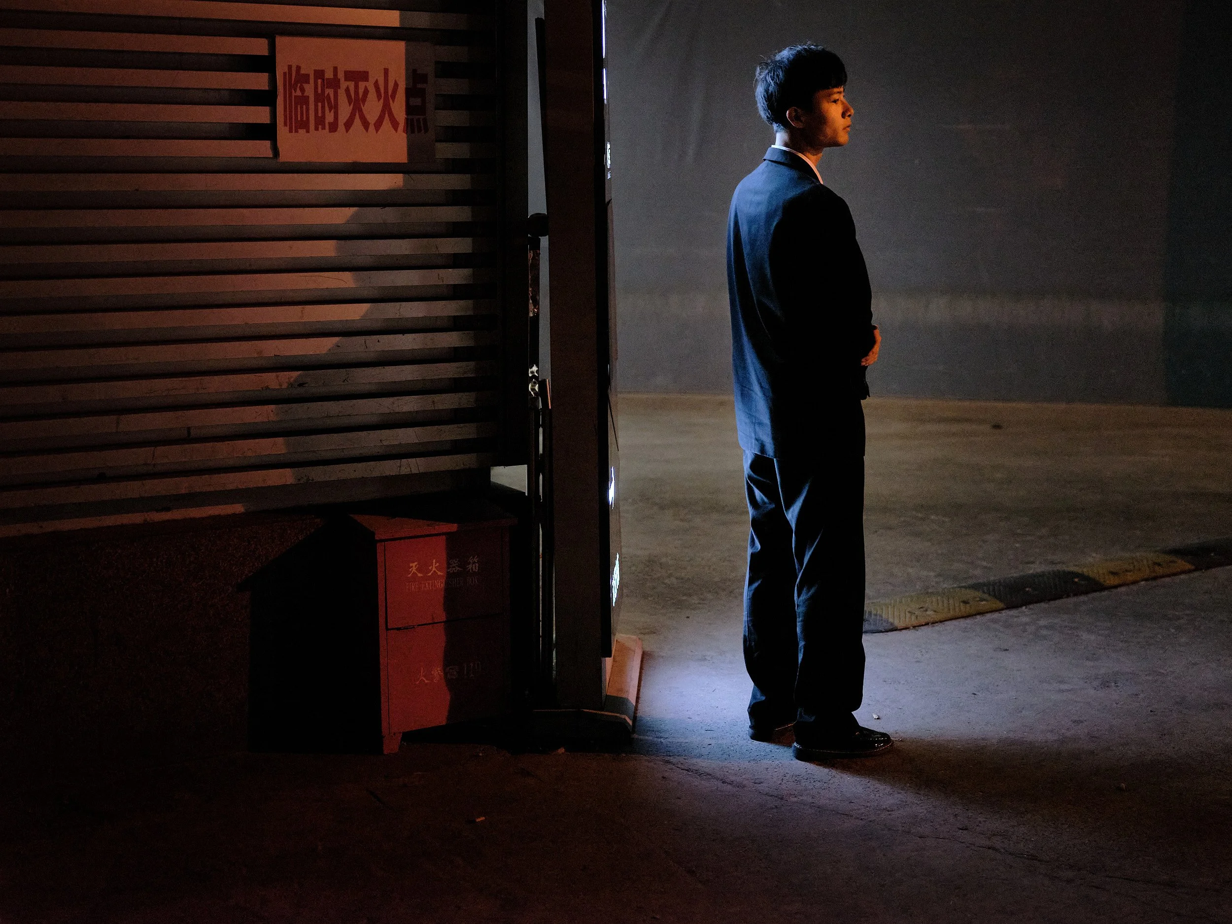 14-eli-dijkers-photography-are-you-rich-today-shanghai-china.jpg