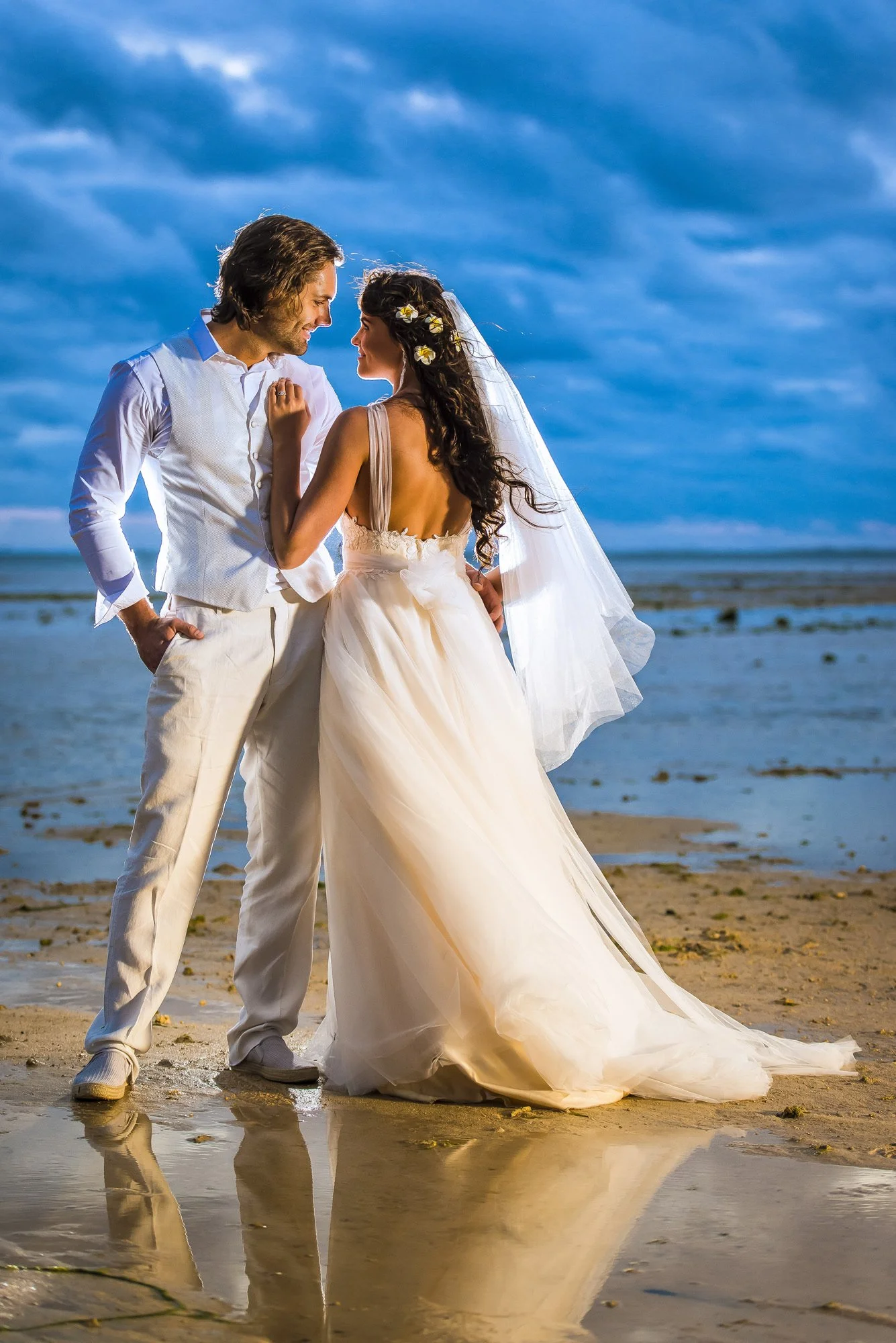 Romantic wedding portrait of Sunette and André in Mauritius.
