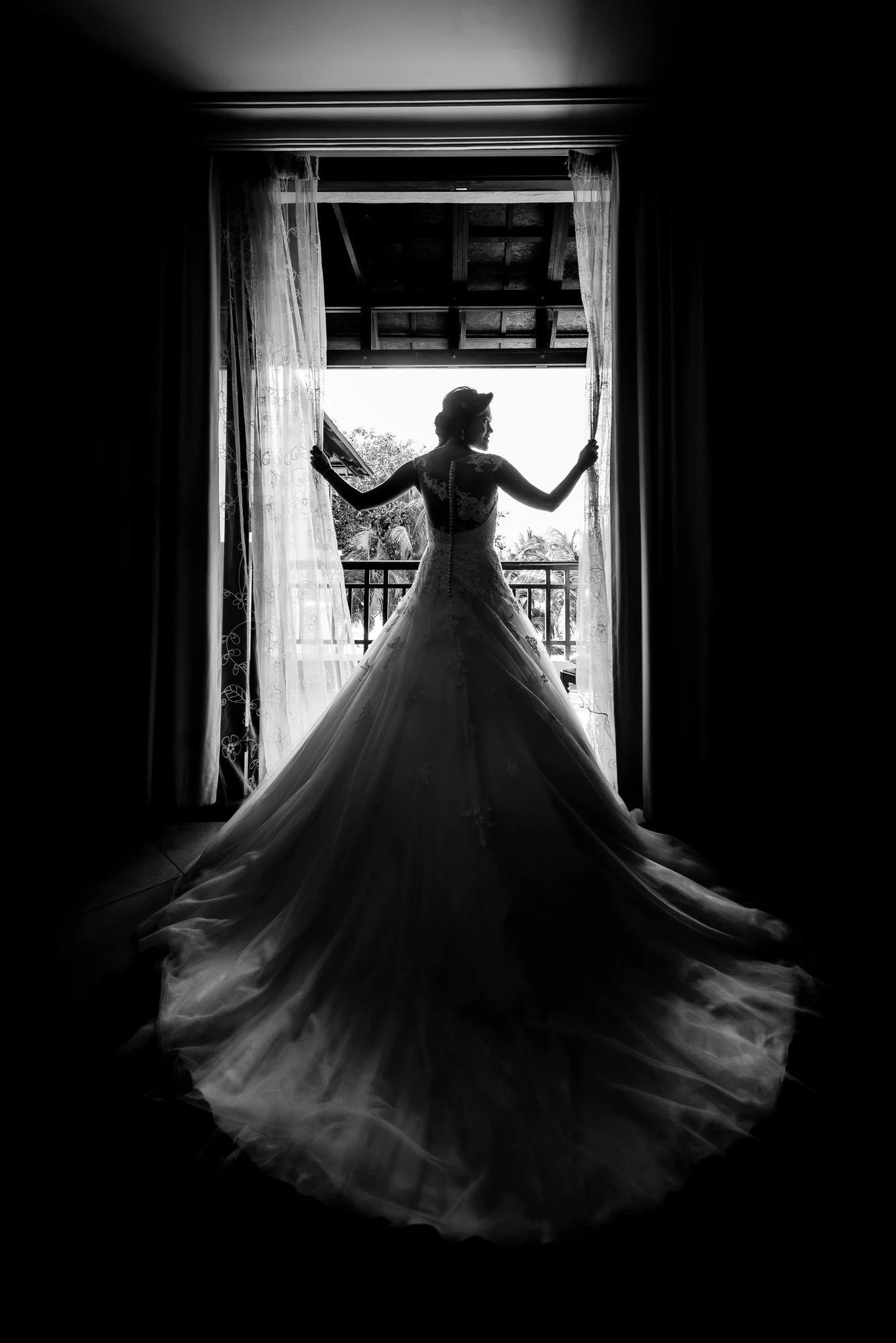 Wedding portrait of Adeline and Yann in Mauritius.