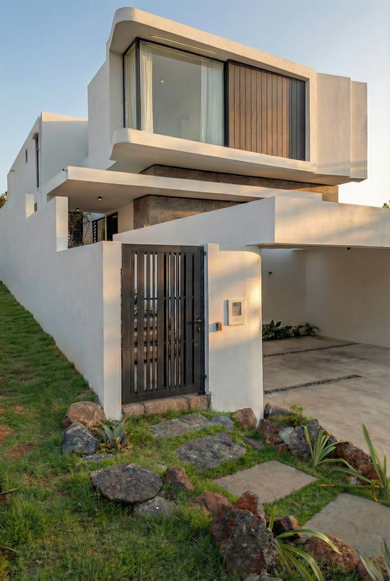 Iluka II, Mauritius — sculptural cantilevered facade.