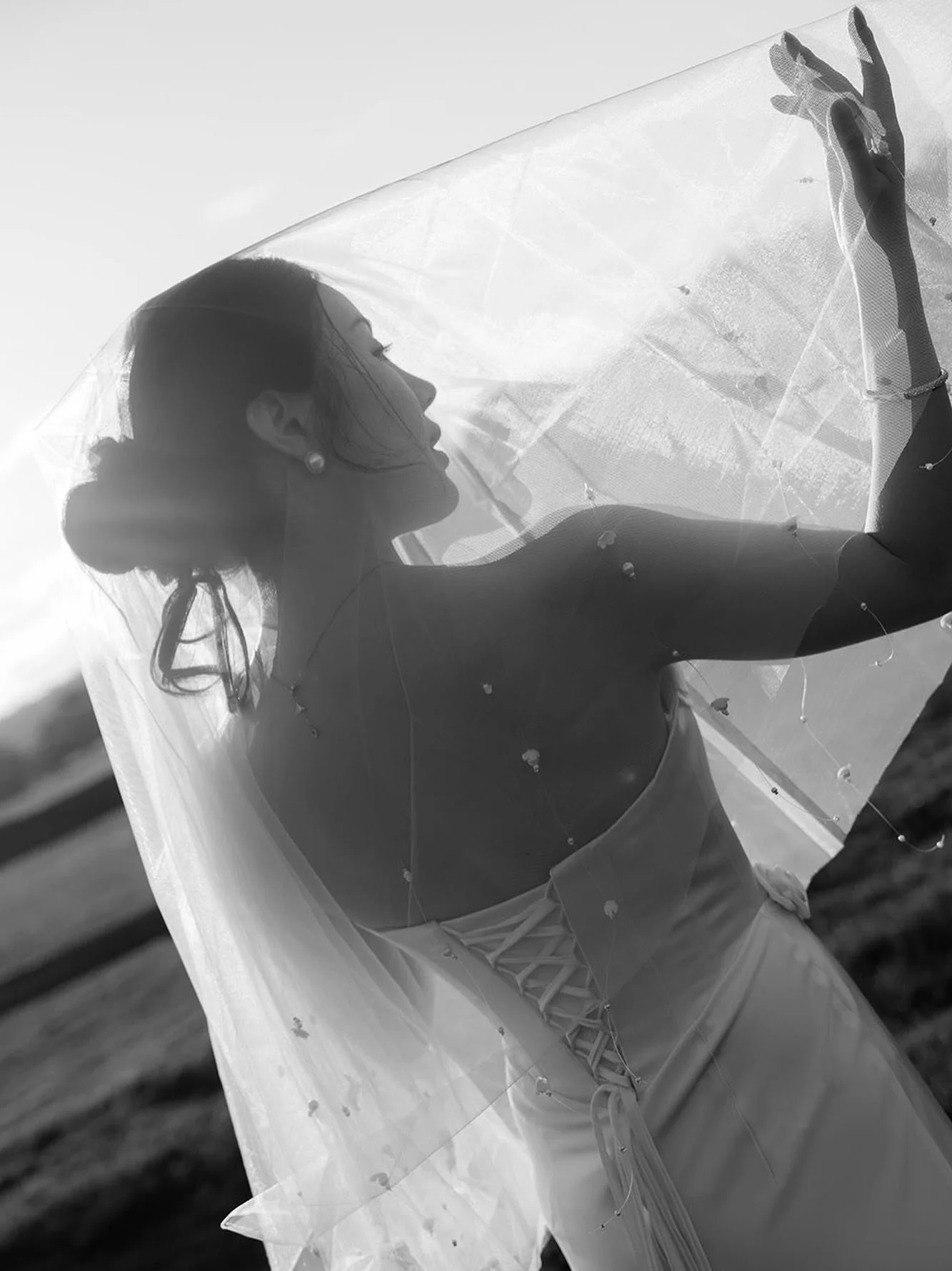 A veil, and a little curiosity

#brisbaneweddingphotographer 
#brisbaneweddingphotography 
#goldcoastweddingphotographer