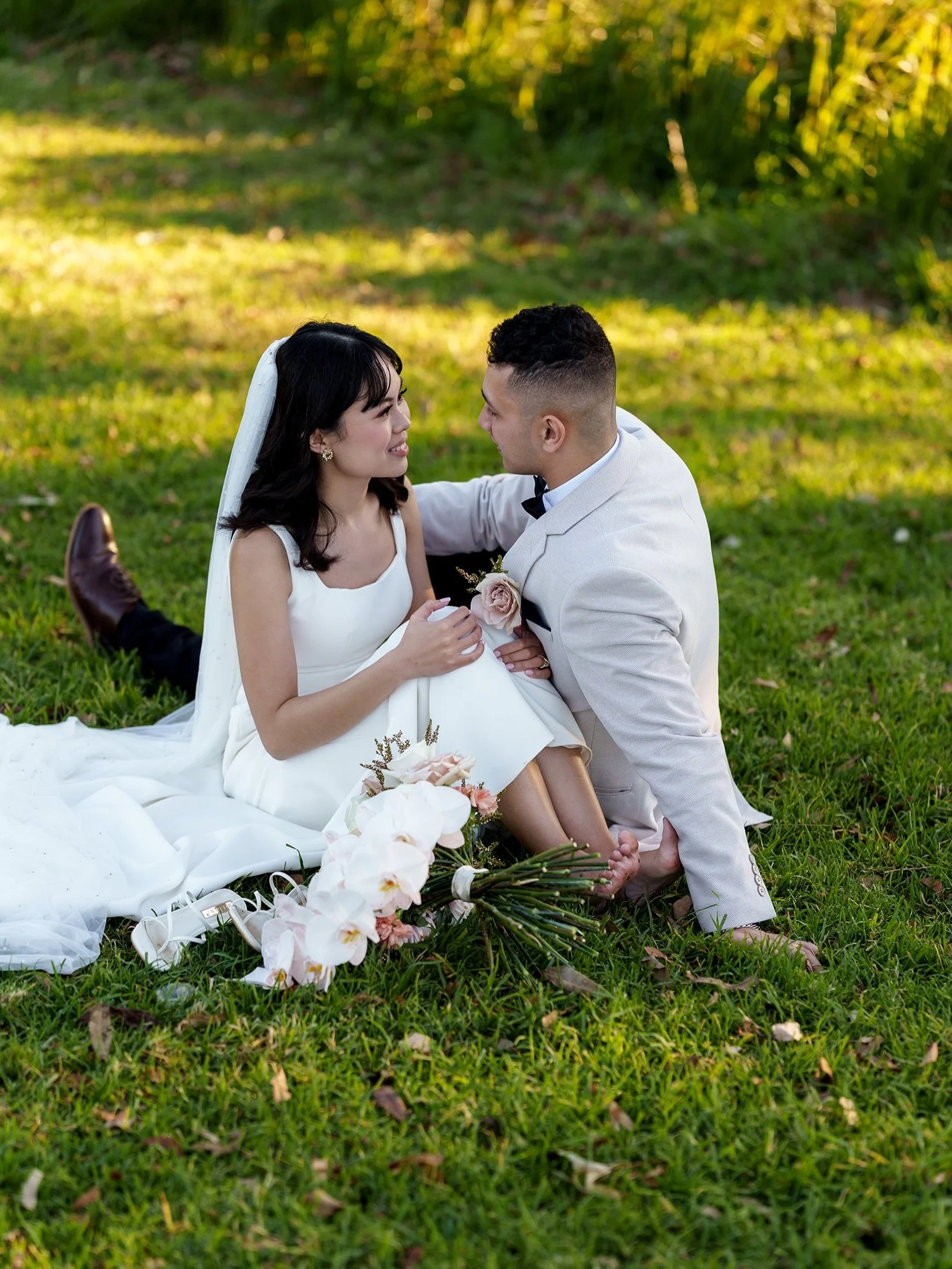 Golden hour never looked better

#brisbaneweddingphotographer 
#goldcoastweddingphotographer 
#goldcoastwedding 
#hamptonestatewines