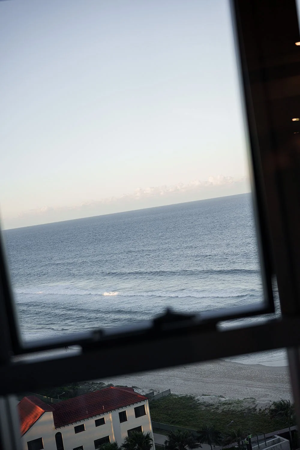 Gold Coast blue ocean view blue sky through a window to see when sunset