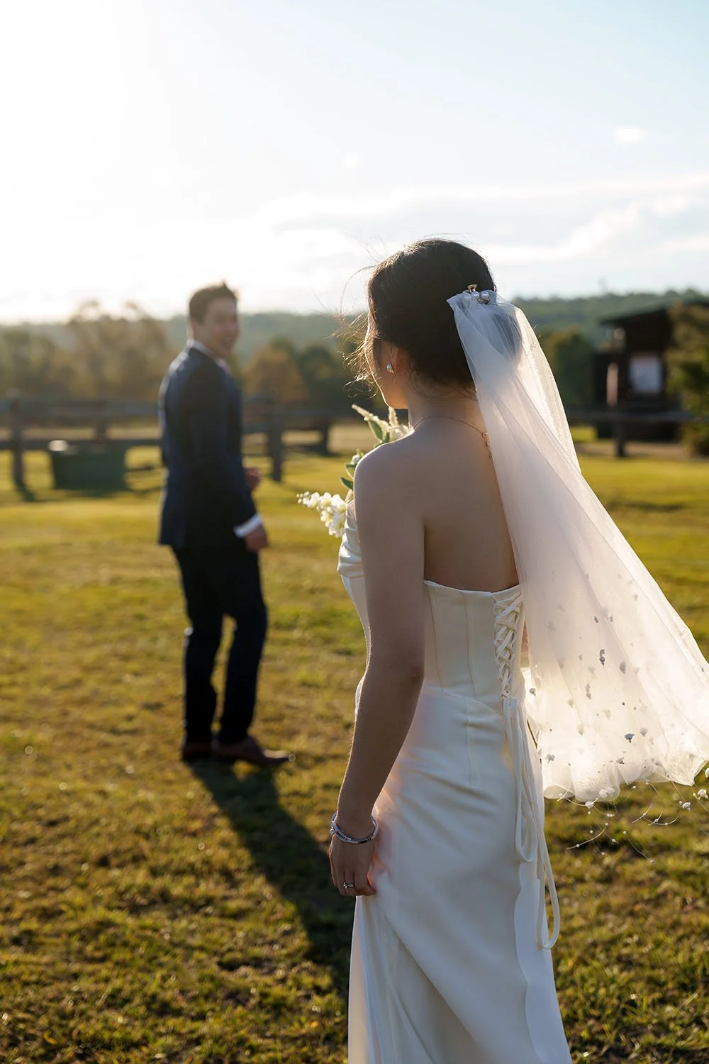 groom Eric look back bride Flora