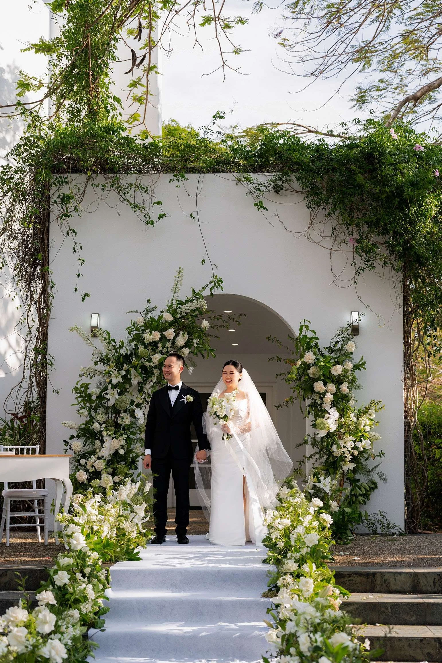 Wendy and Alex smell to the guests