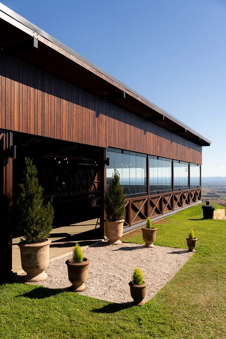 Western Ridge reception building