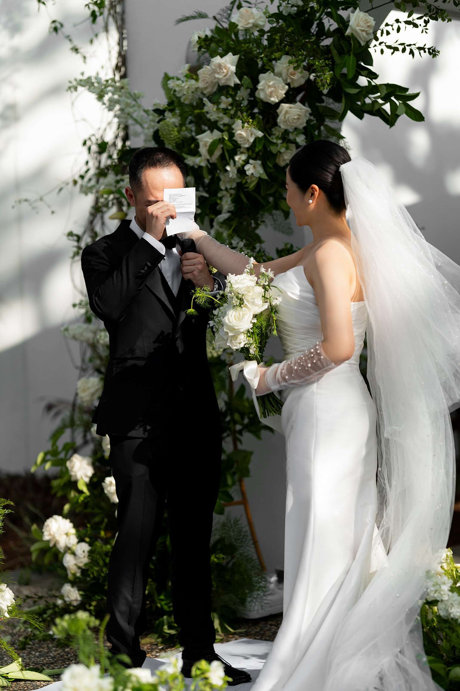 Alex crying use paper cover his face