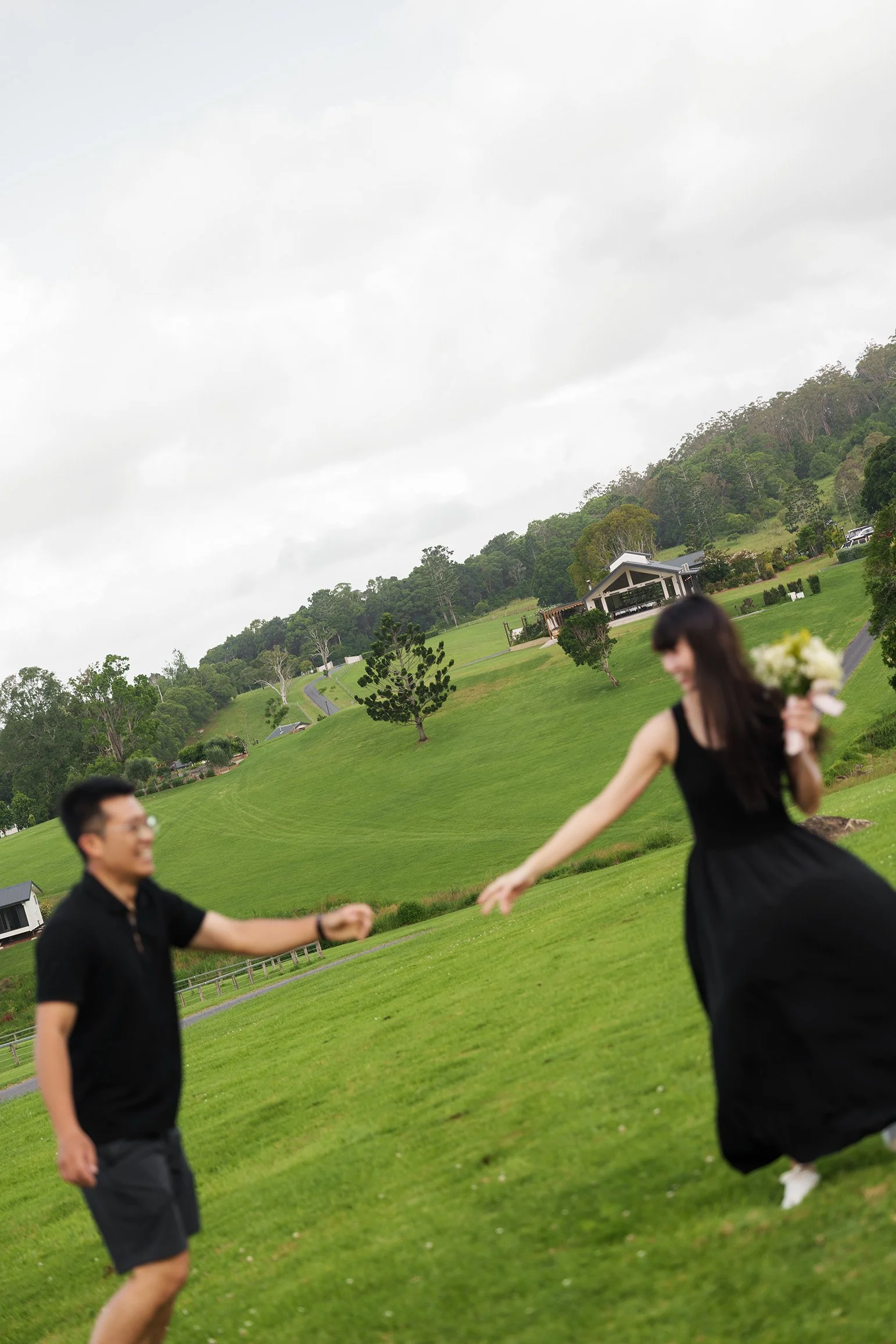 Rennie and Brain try to holding hands running towards to each other