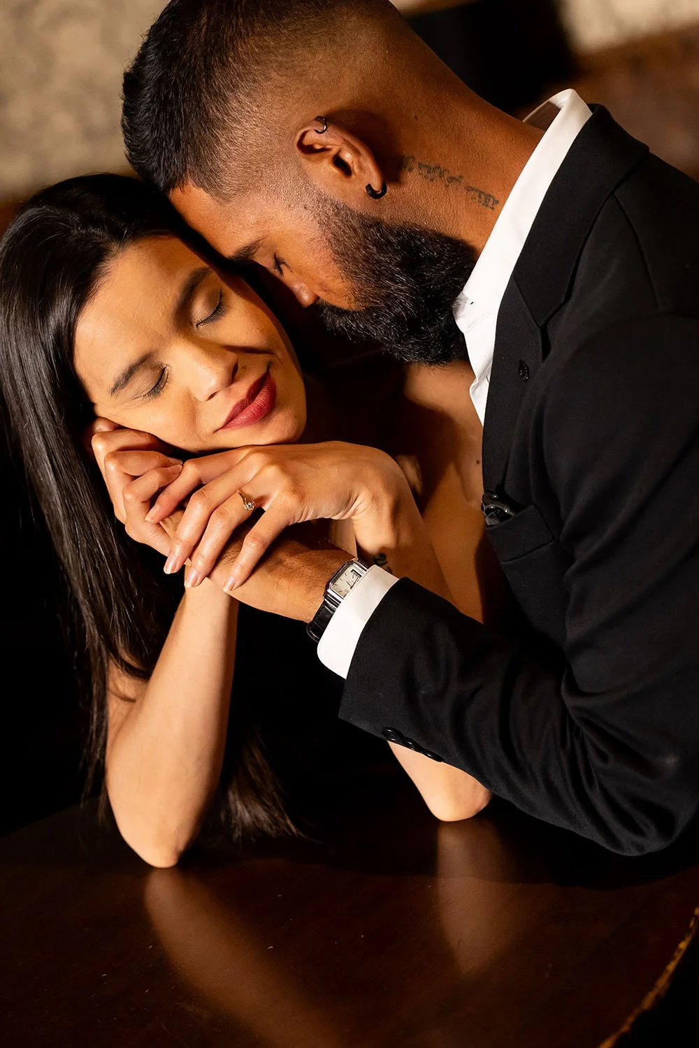 Jasmin and Jay forehead touching