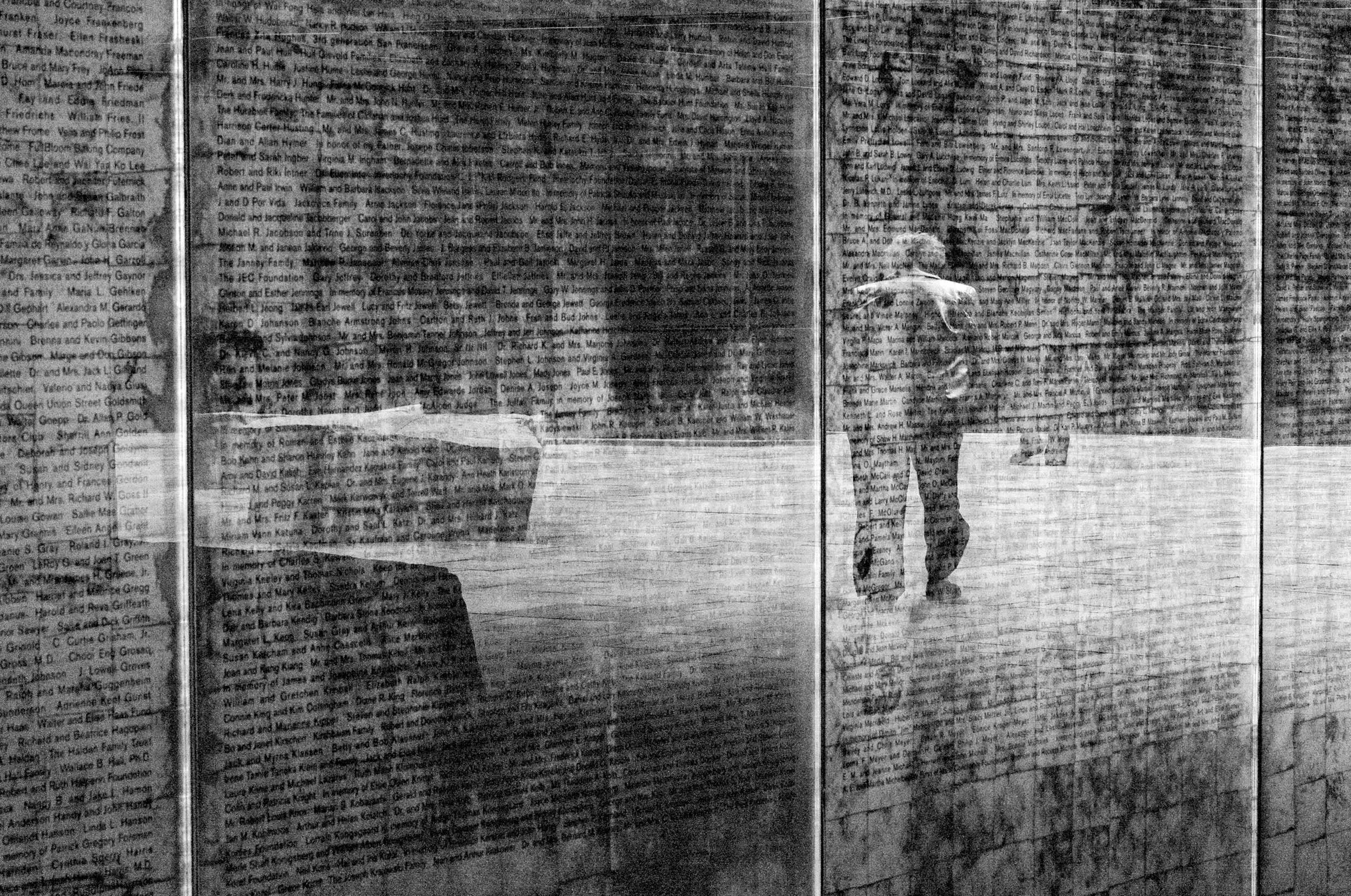 Visitor Walking to de Young Museum Entrance, 2008