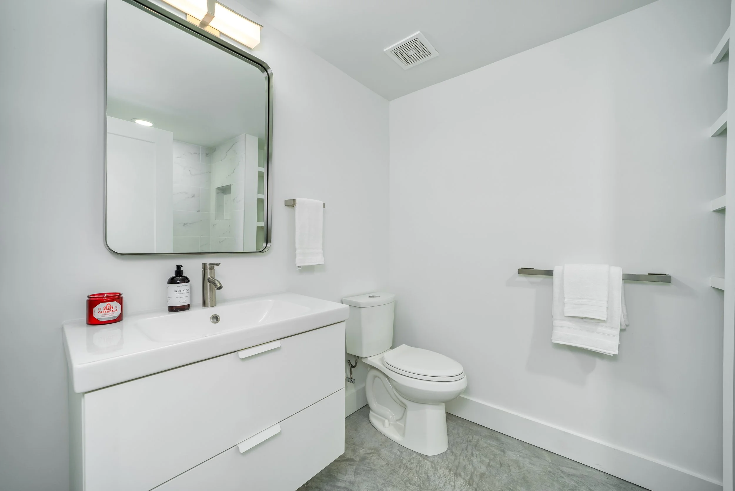 1342 Fern Creek Ave-9.jpg