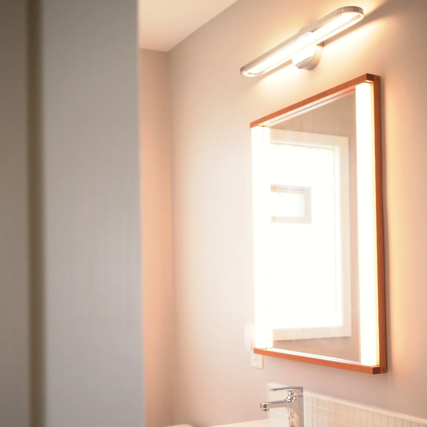 Mirror + Light Frame
