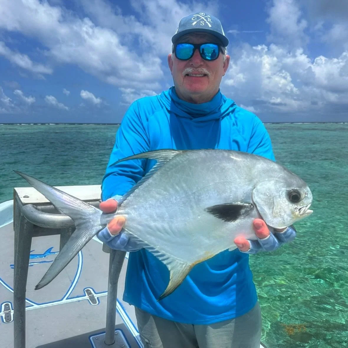 Now Craig and Stephanie are both on the board with Permit! 👏🏼
.
.
.
#flyfishing #fishing #flyfishingjunkie #saltwaterflyfishing 
#フライフィッシング